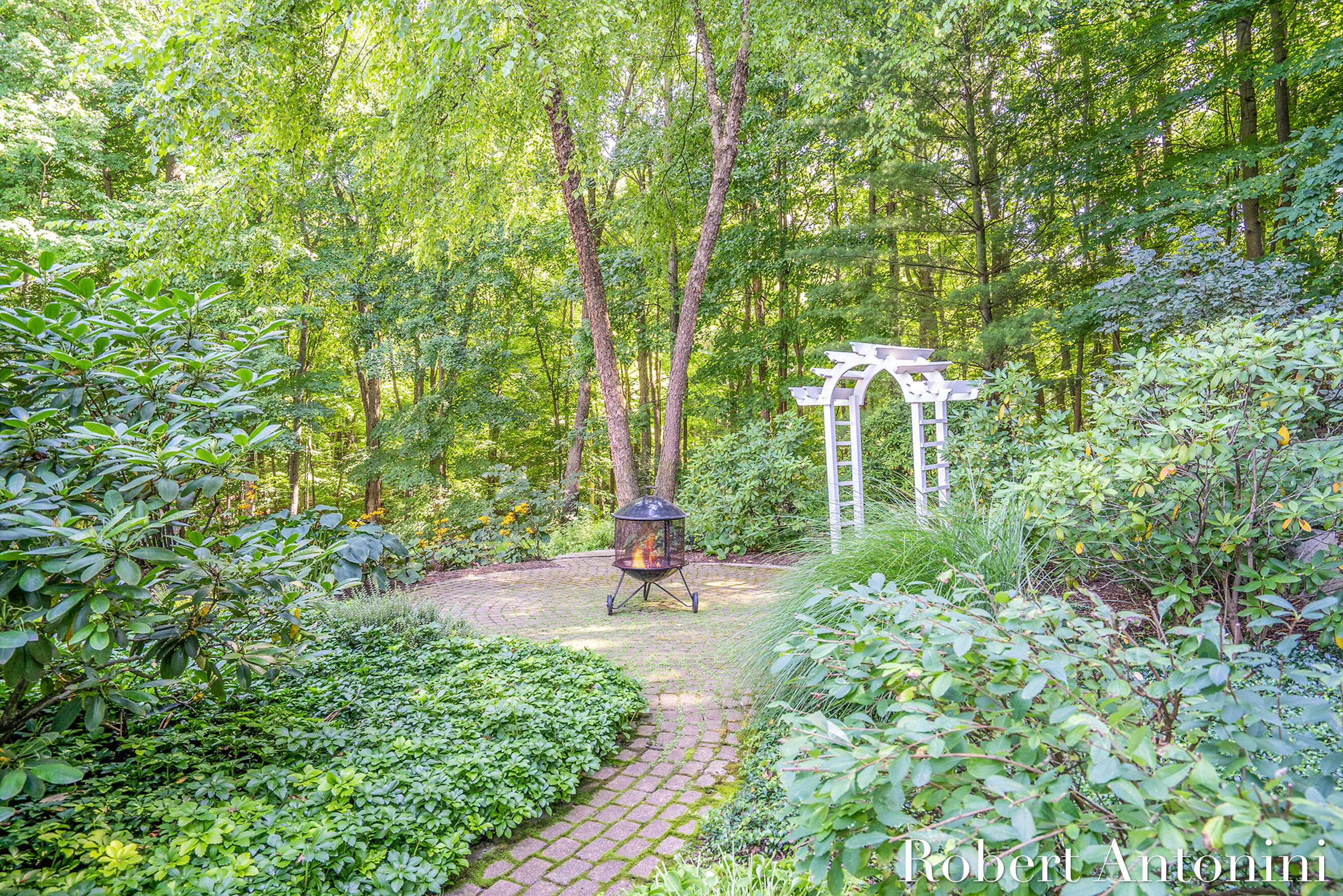 3860 Foxglove Court NE