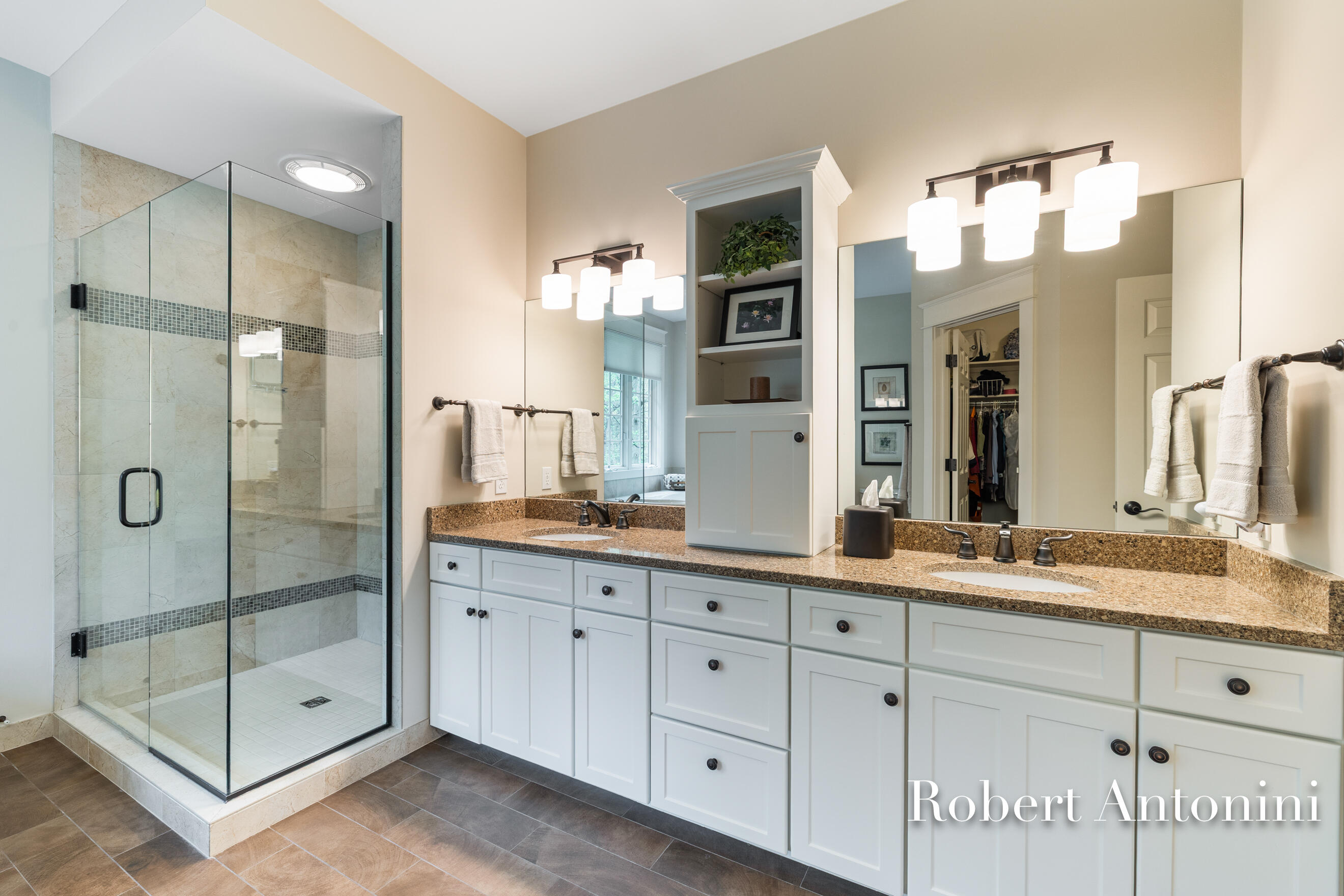 3860 Foxglove Court NE