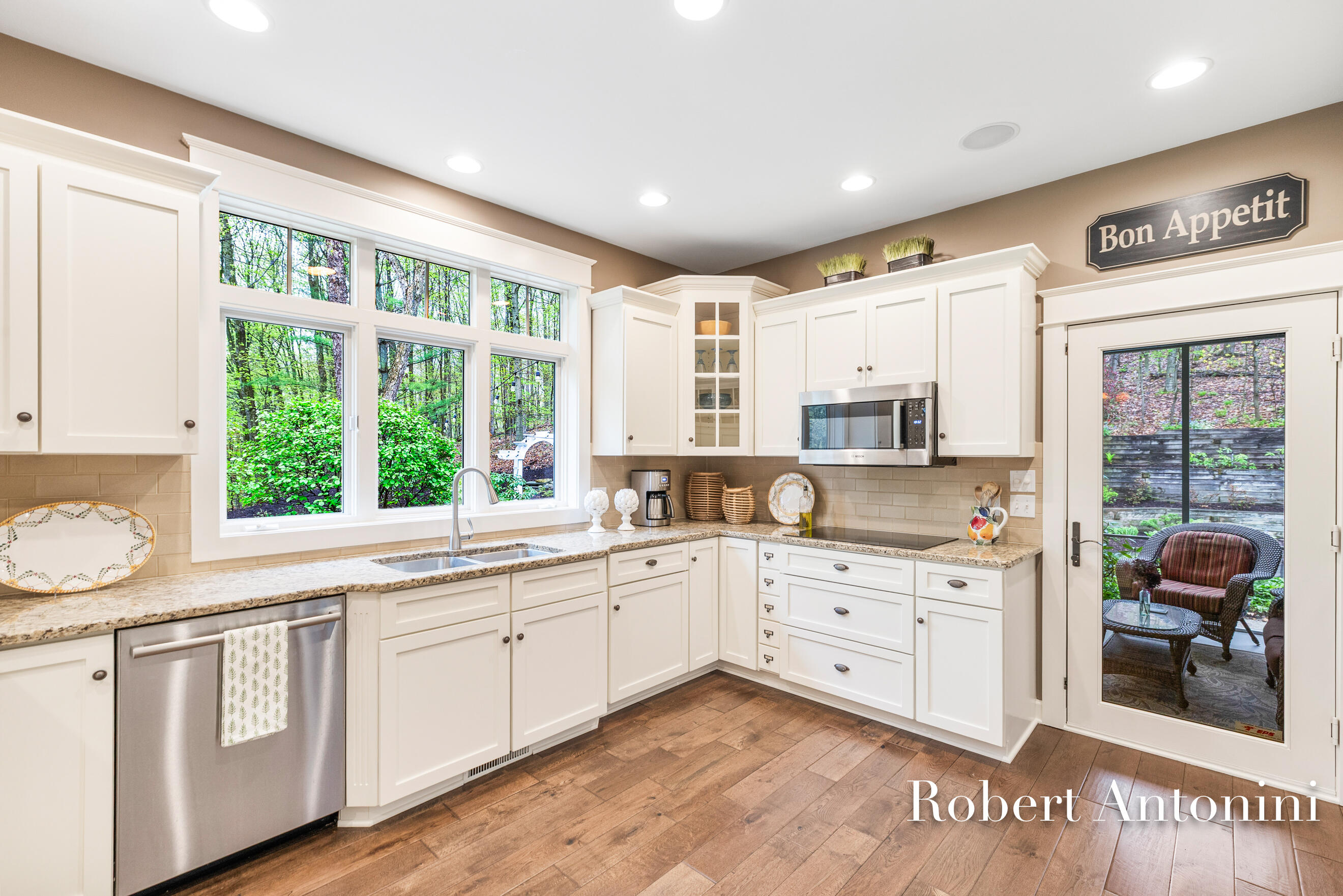 3860 Foxglove Court NE