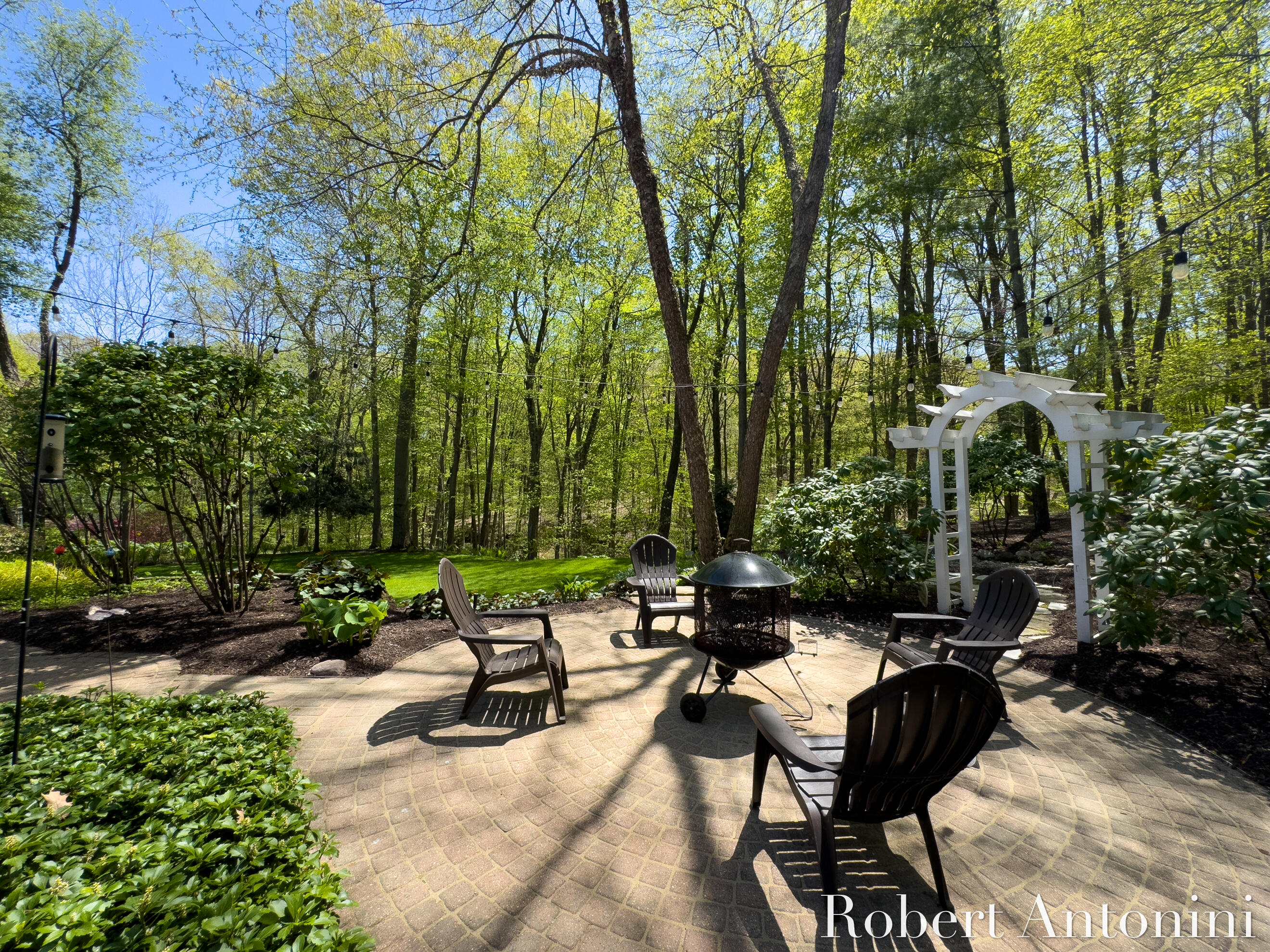 3860 Foxglove Court NE