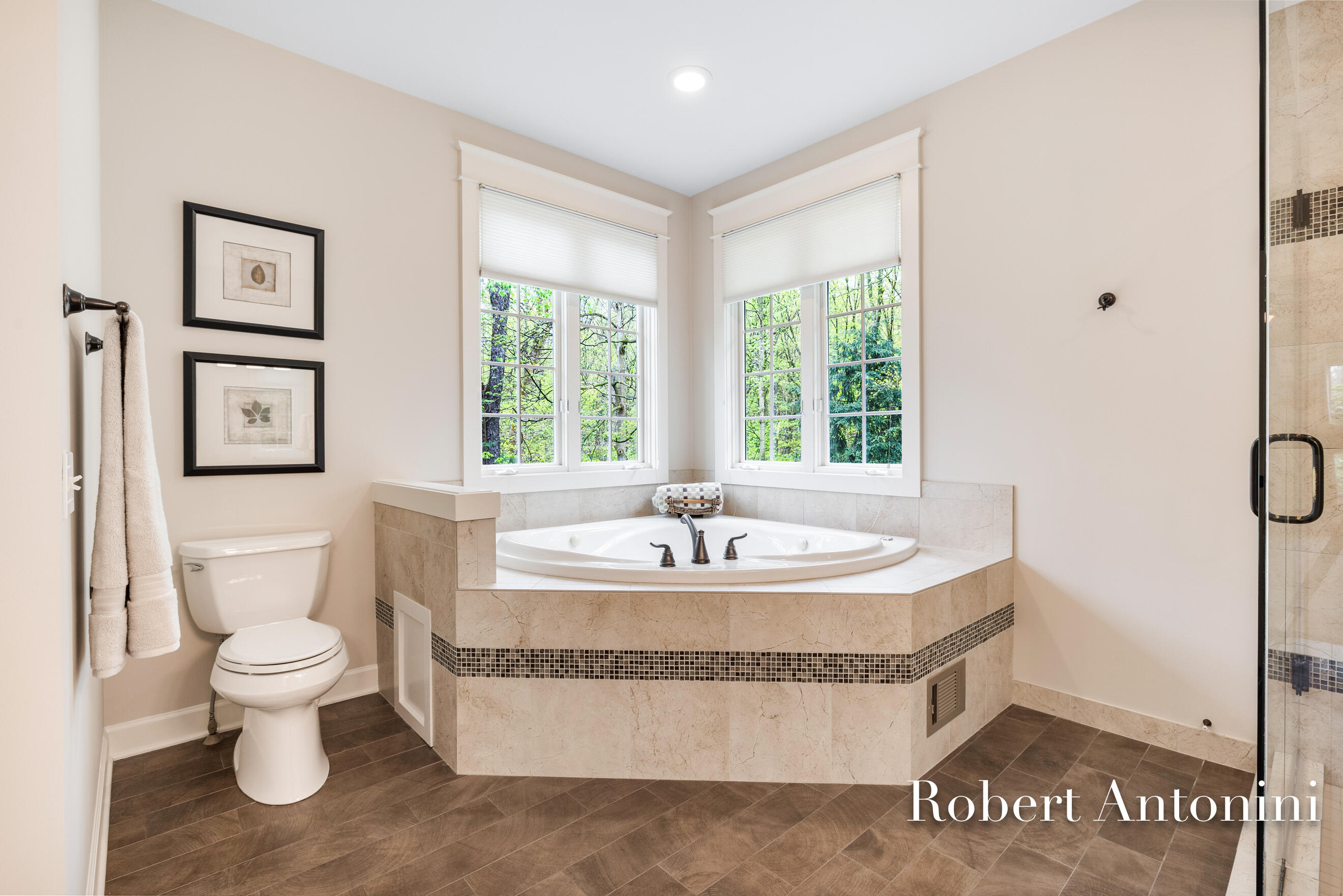 3860 Foxglove Court NE