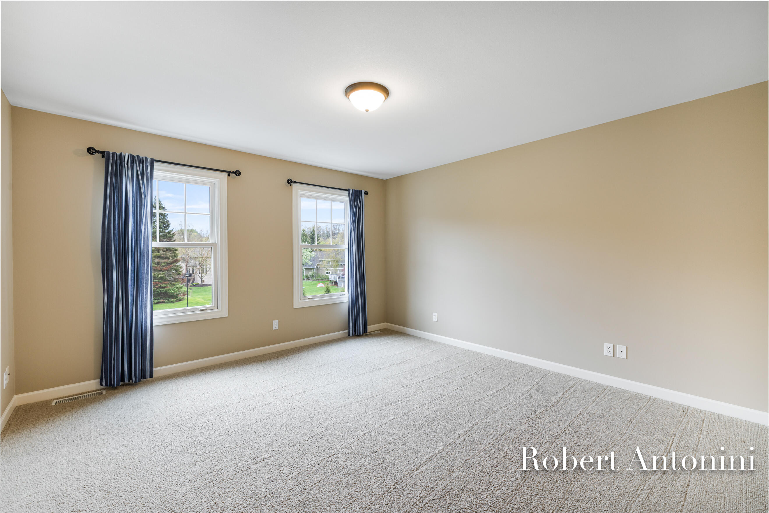 3860 Foxglove Court NE