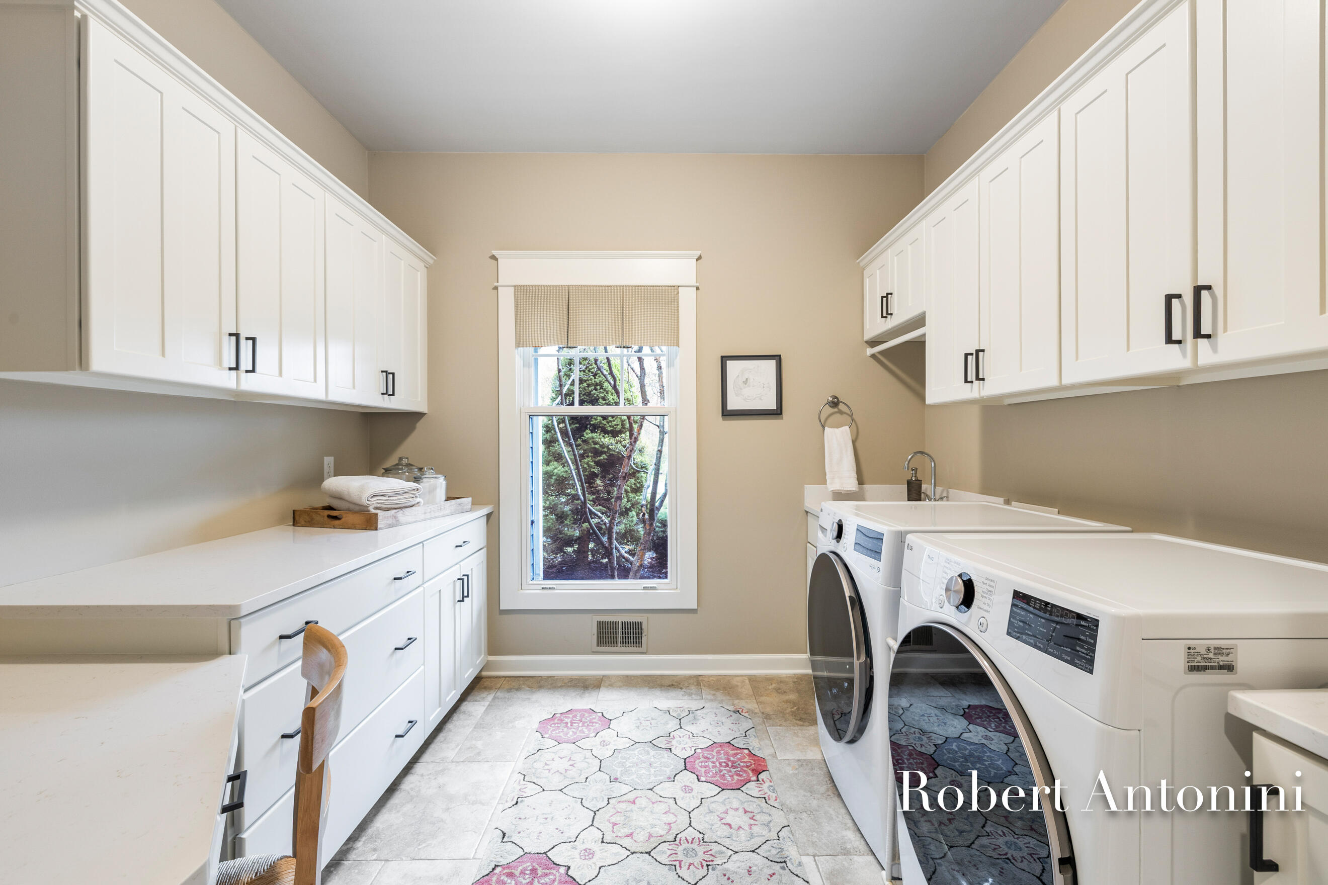 3860 Foxglove Court NE