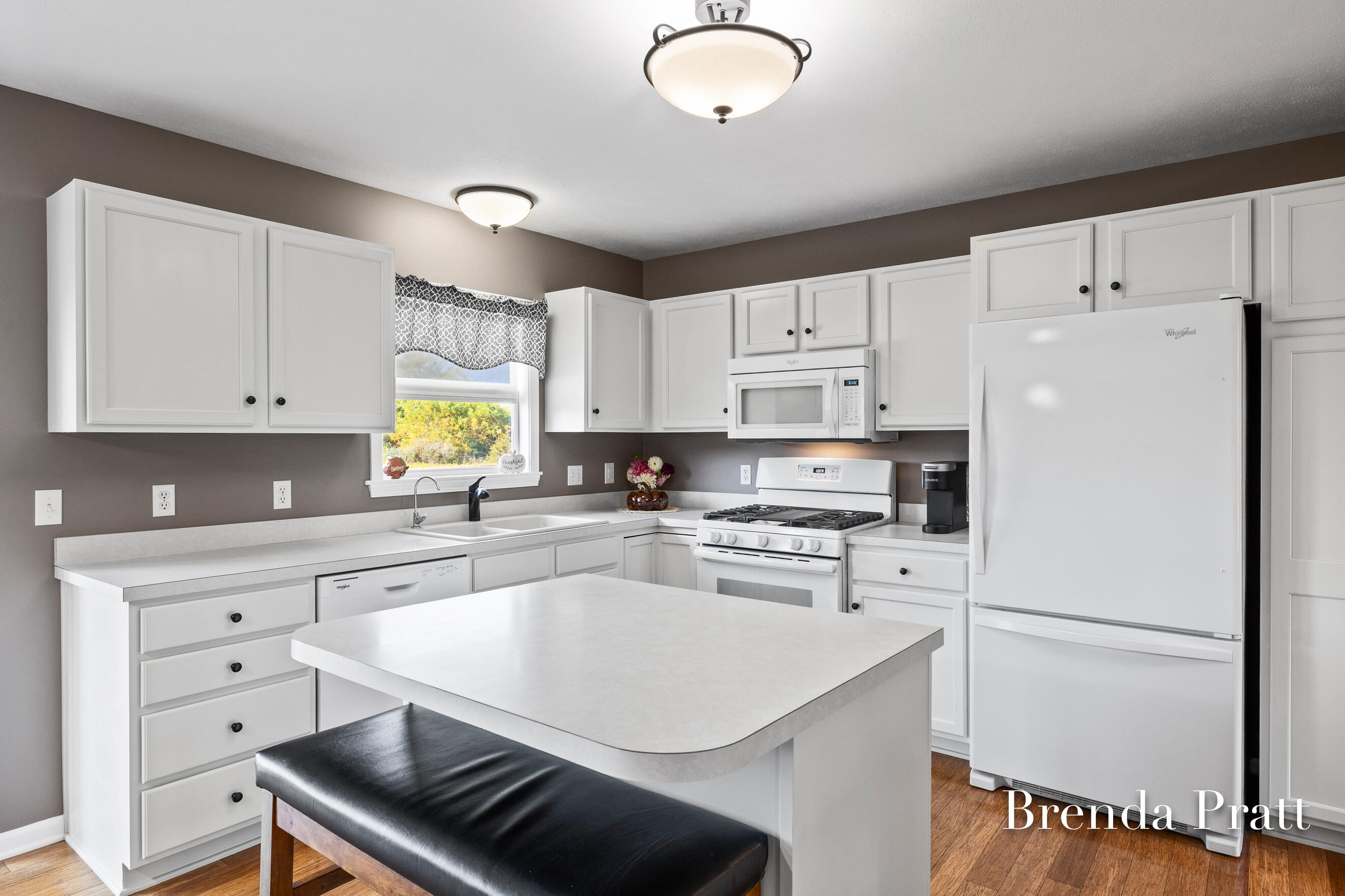 7277 Tillicum Trail NE