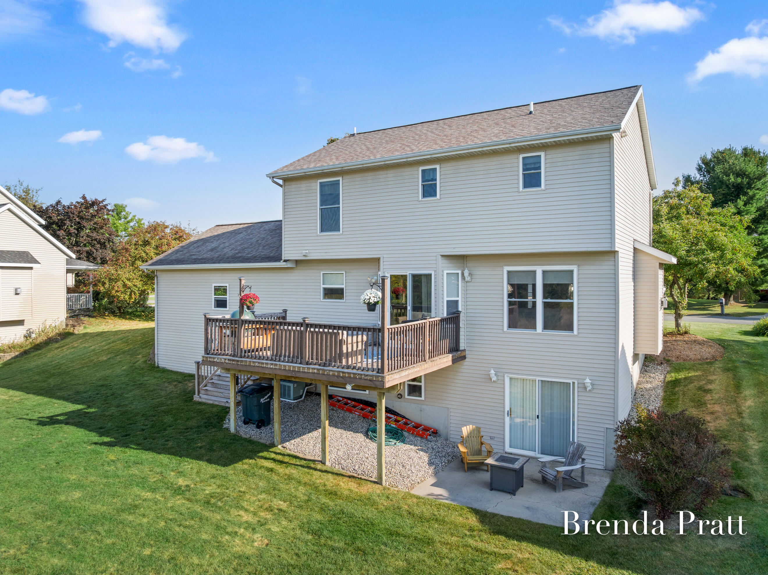 7277 Tillicum Trail NE