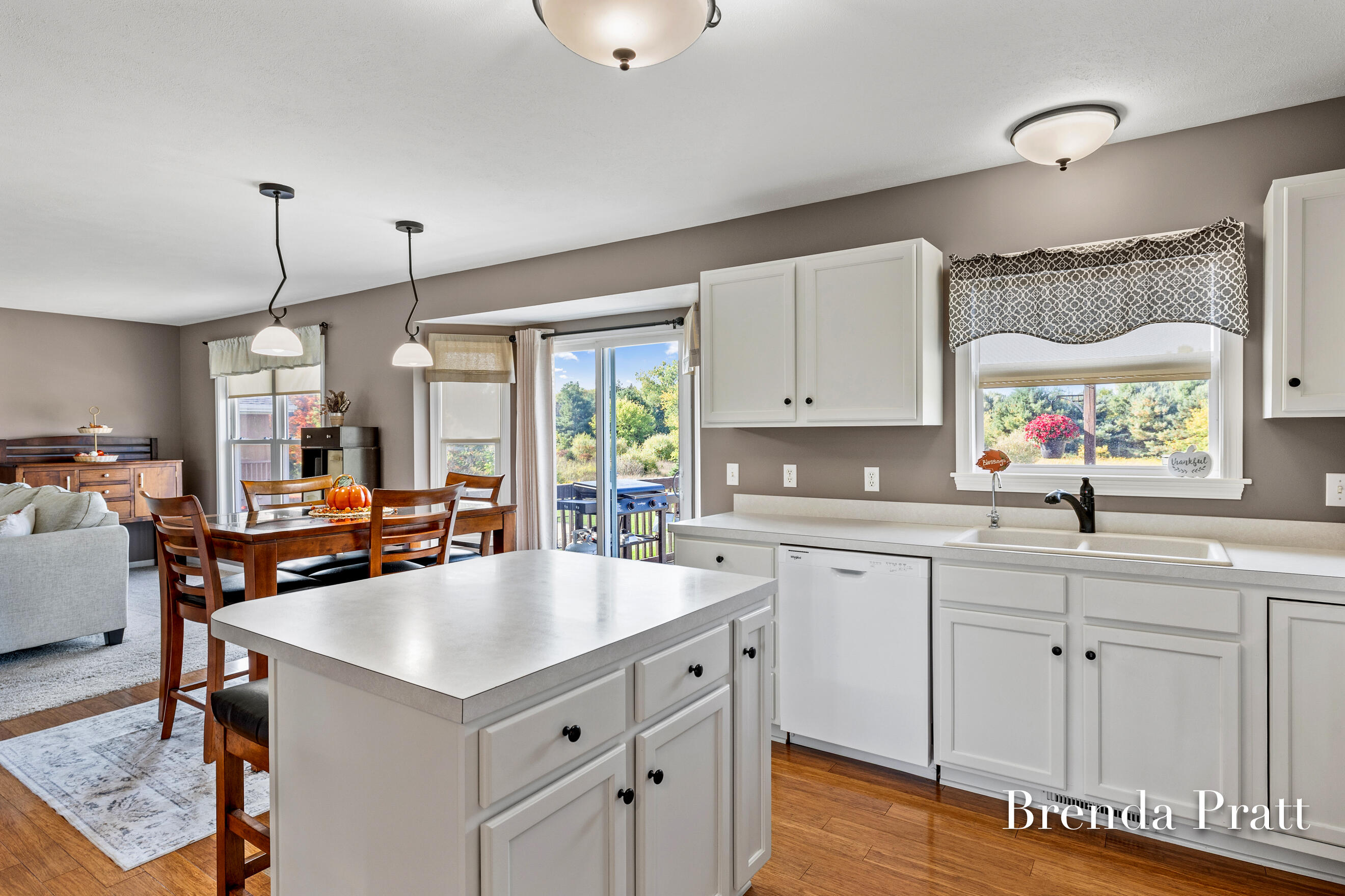 7277 Tillicum Trail NE