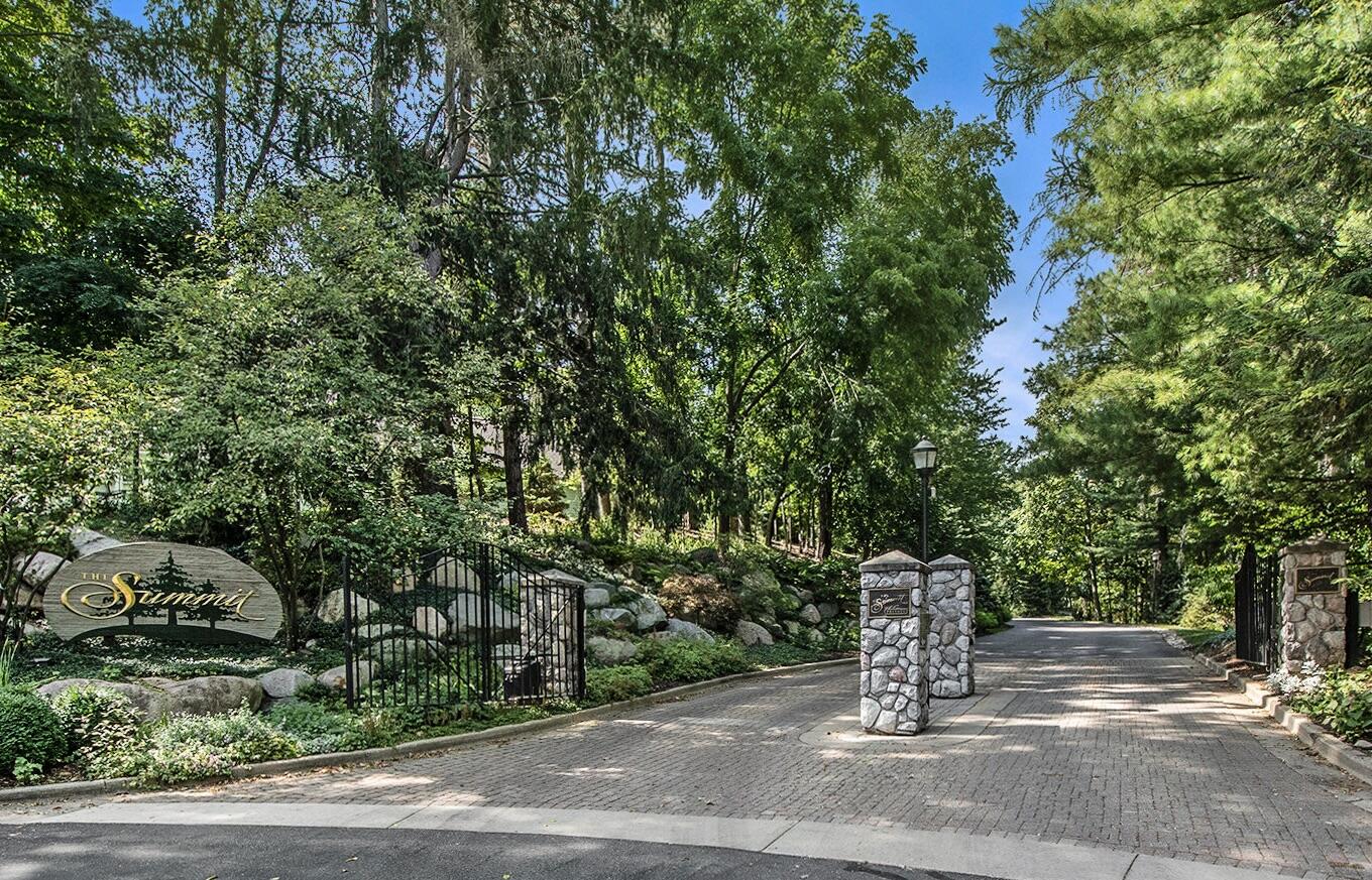 2968 Overlook Summit Drive