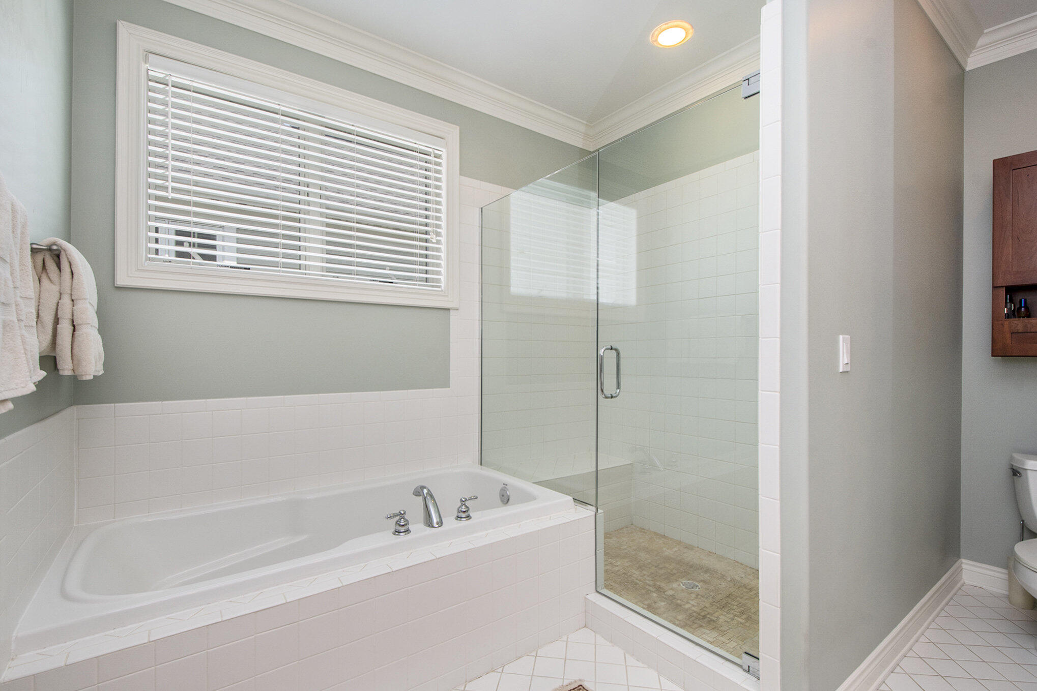 2968 Overlook Summit Drive