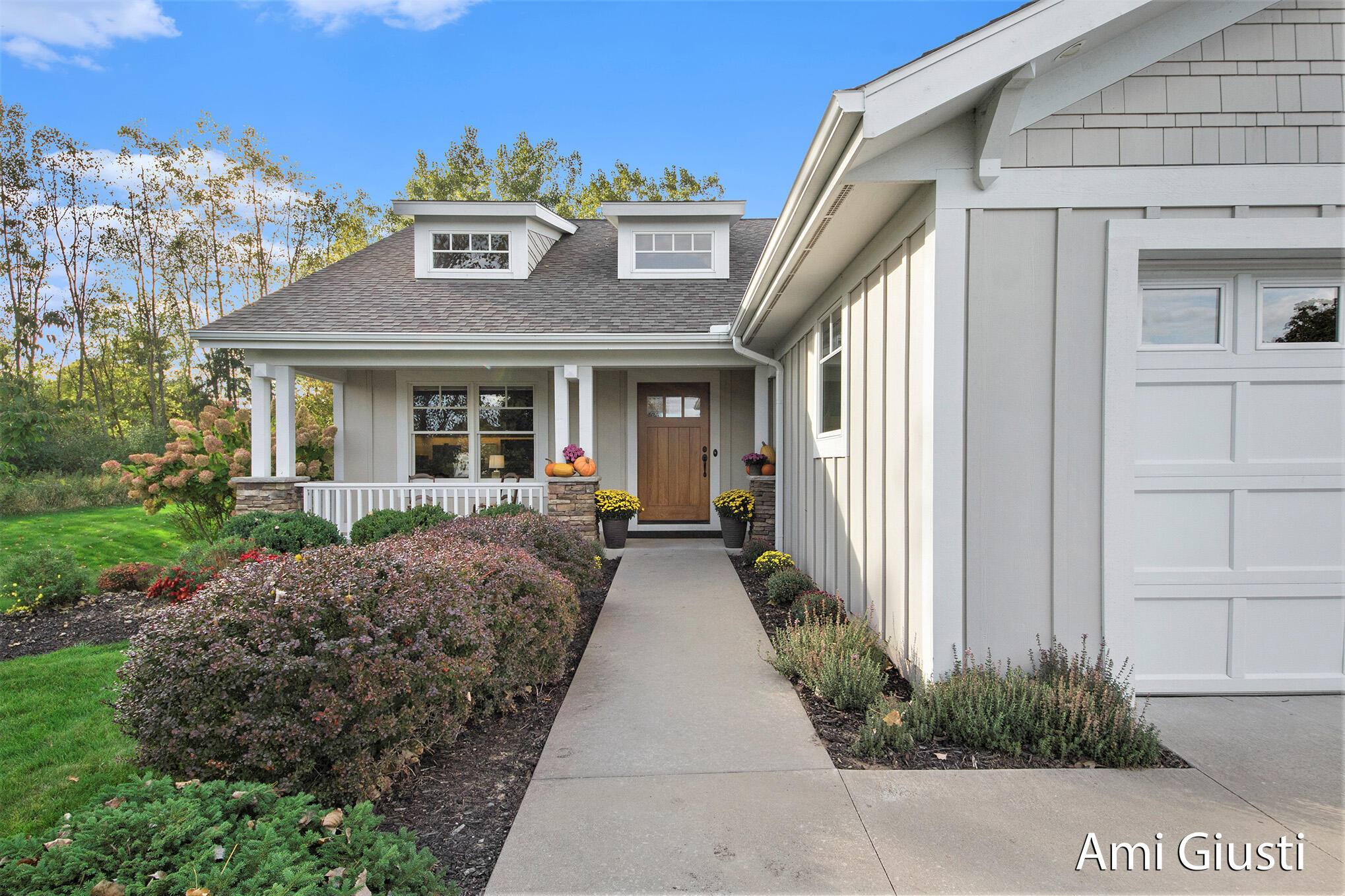 2033 Talamore Court SE