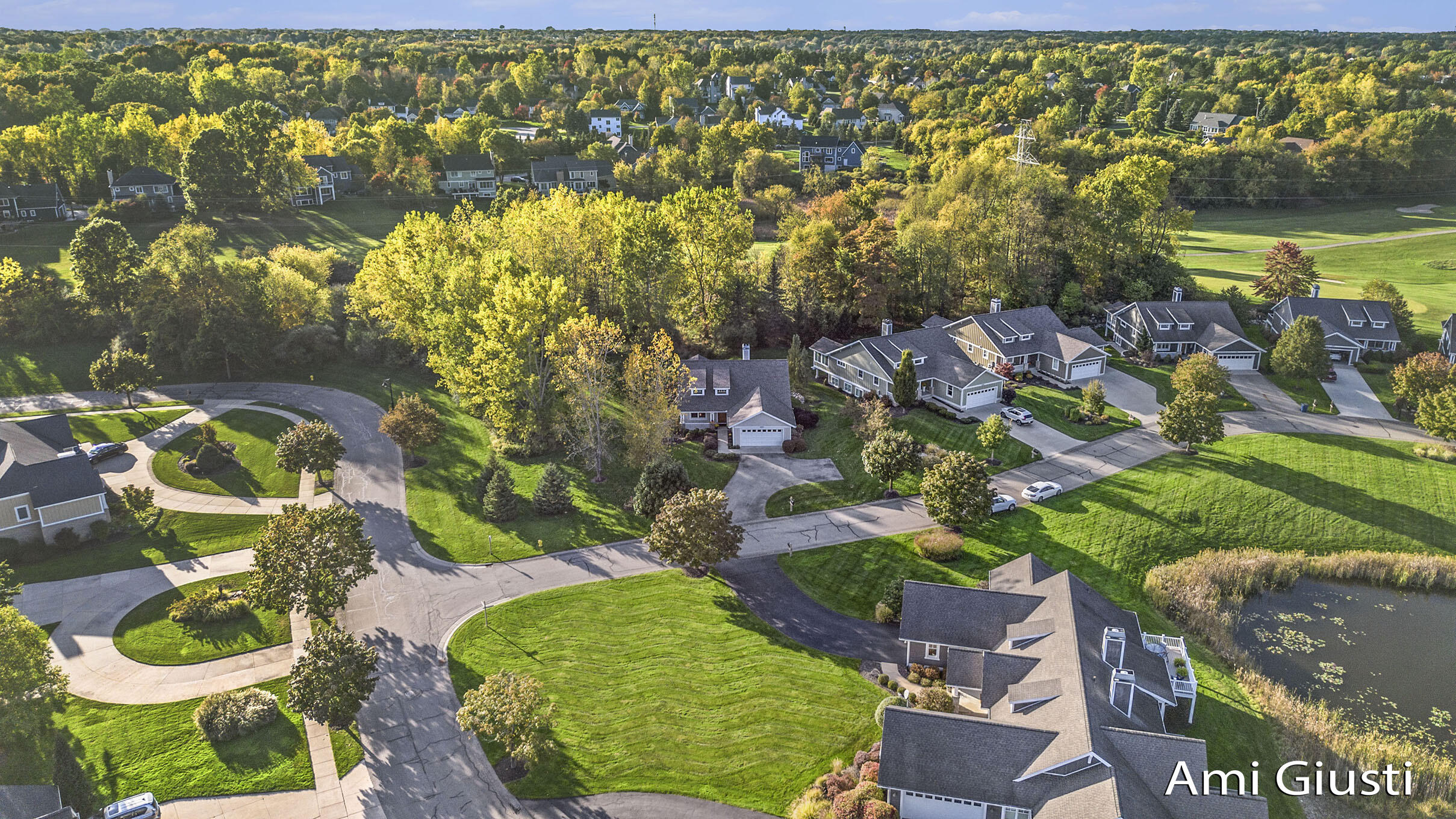 2033 Talamore Court SE