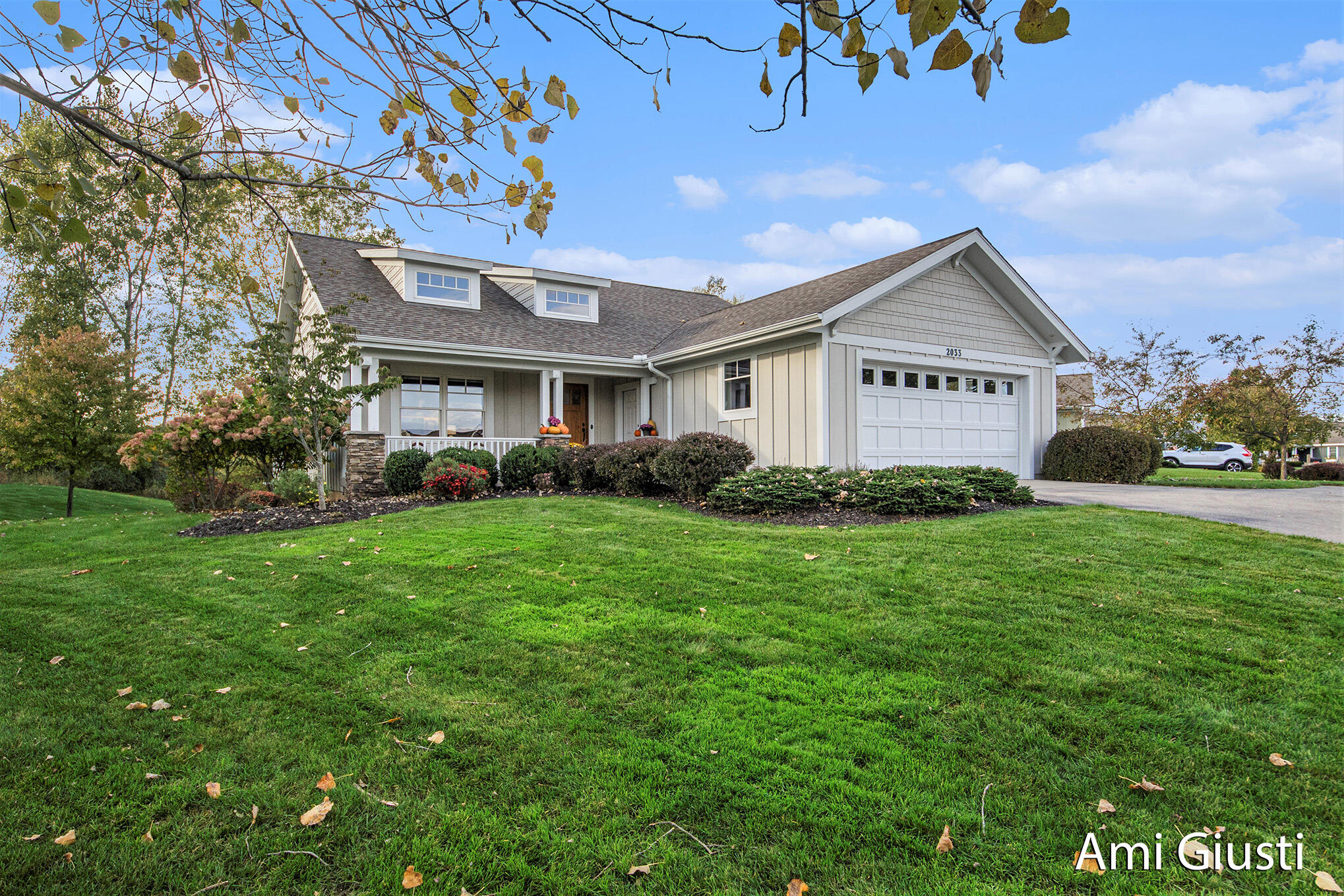 2033 Talamore Court SE
