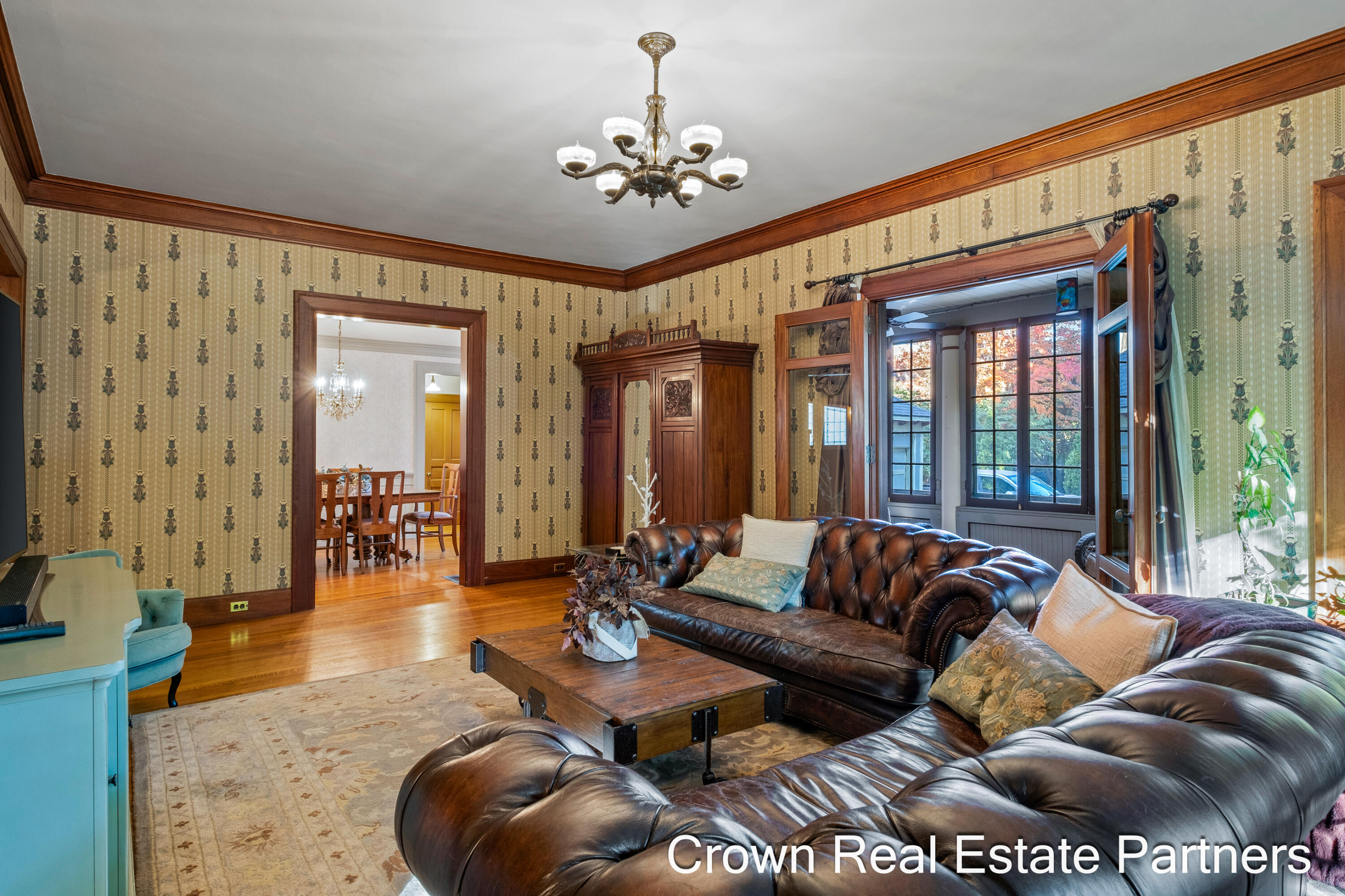 217 Madison Avenue SE