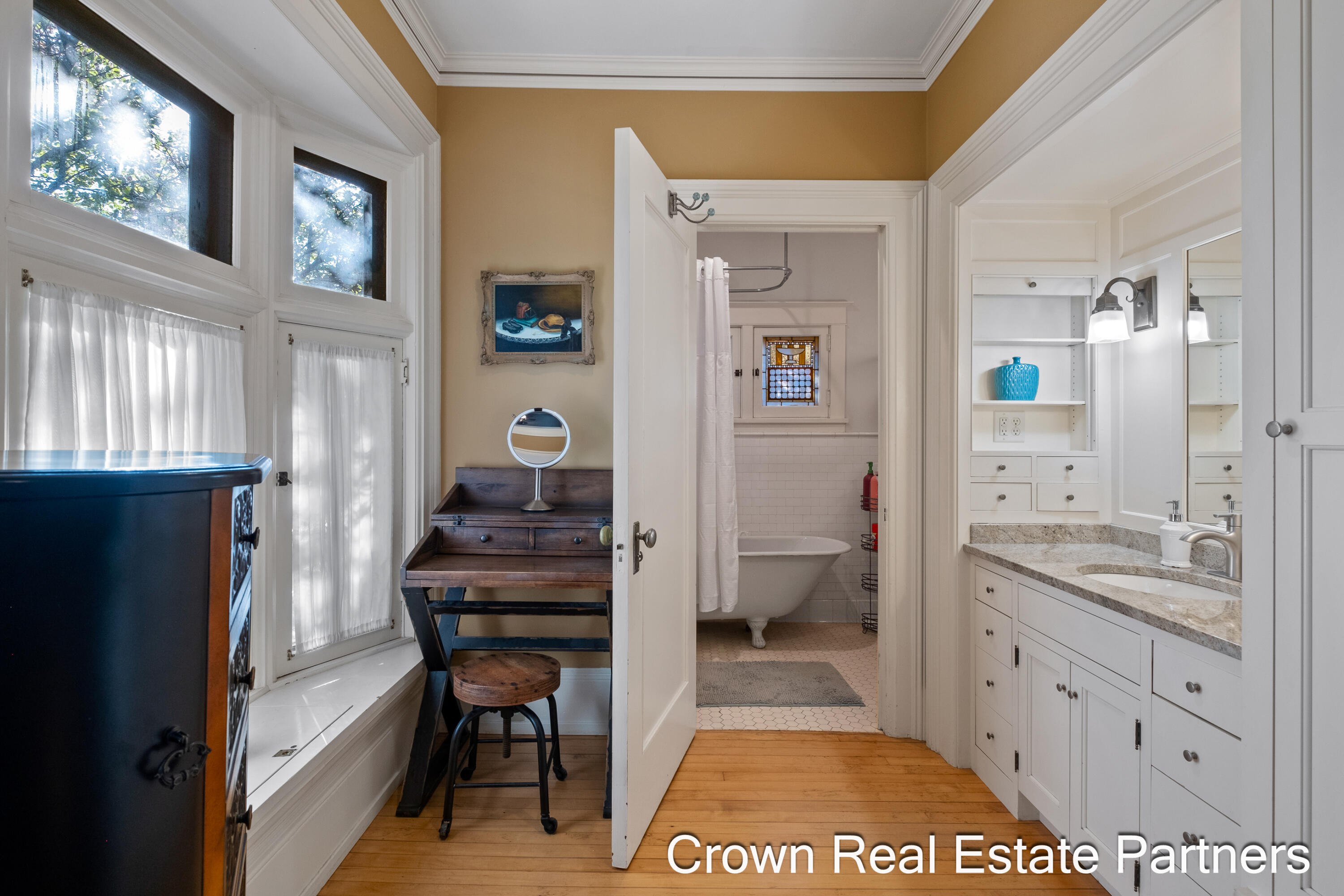 217 Madison Avenue SE