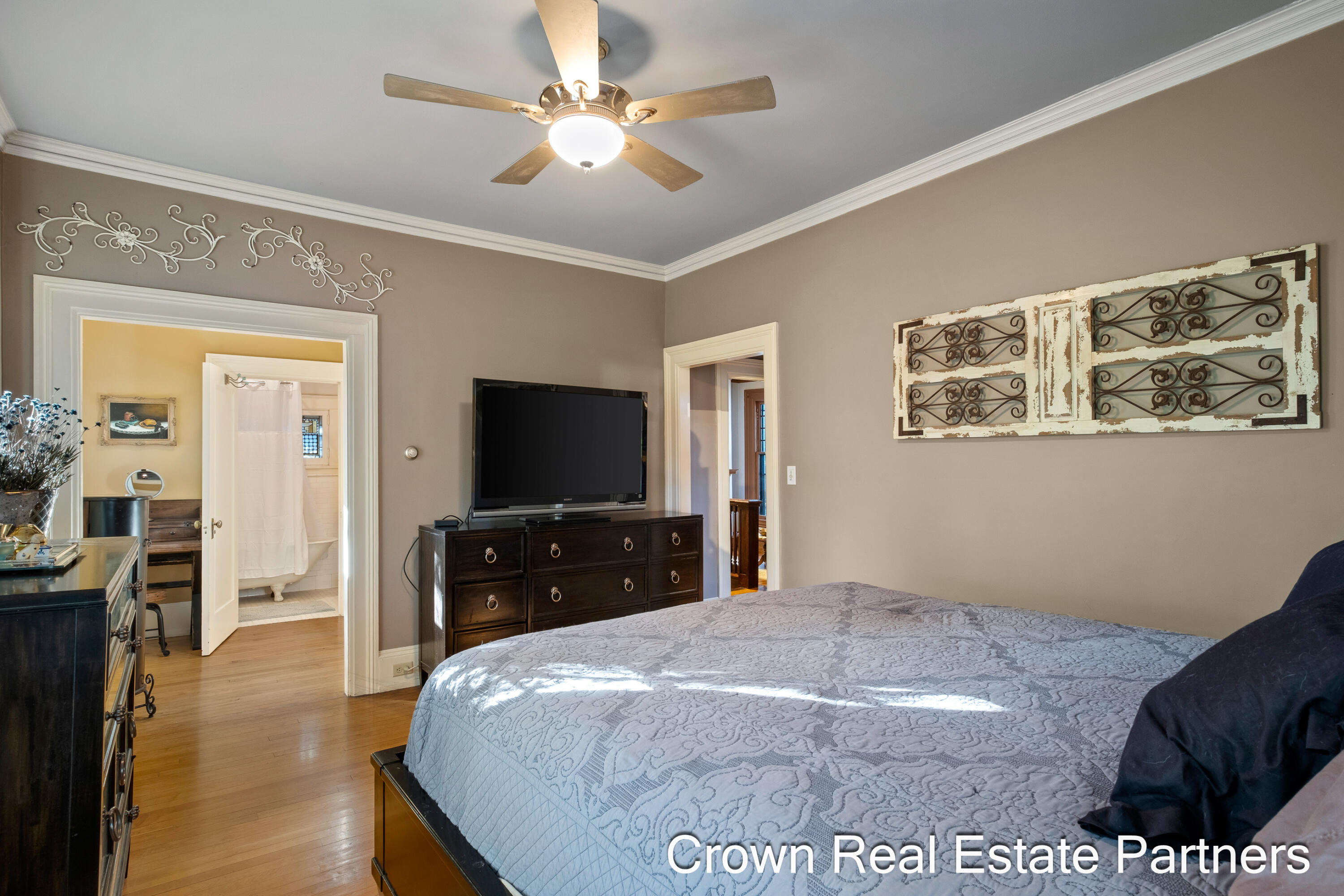 217 Madison Avenue SE