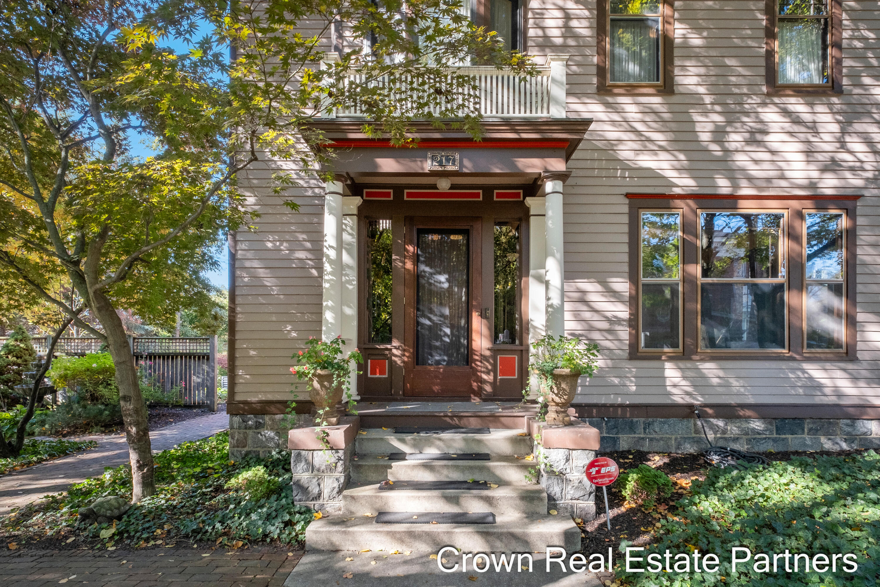 217 Madison Avenue SE