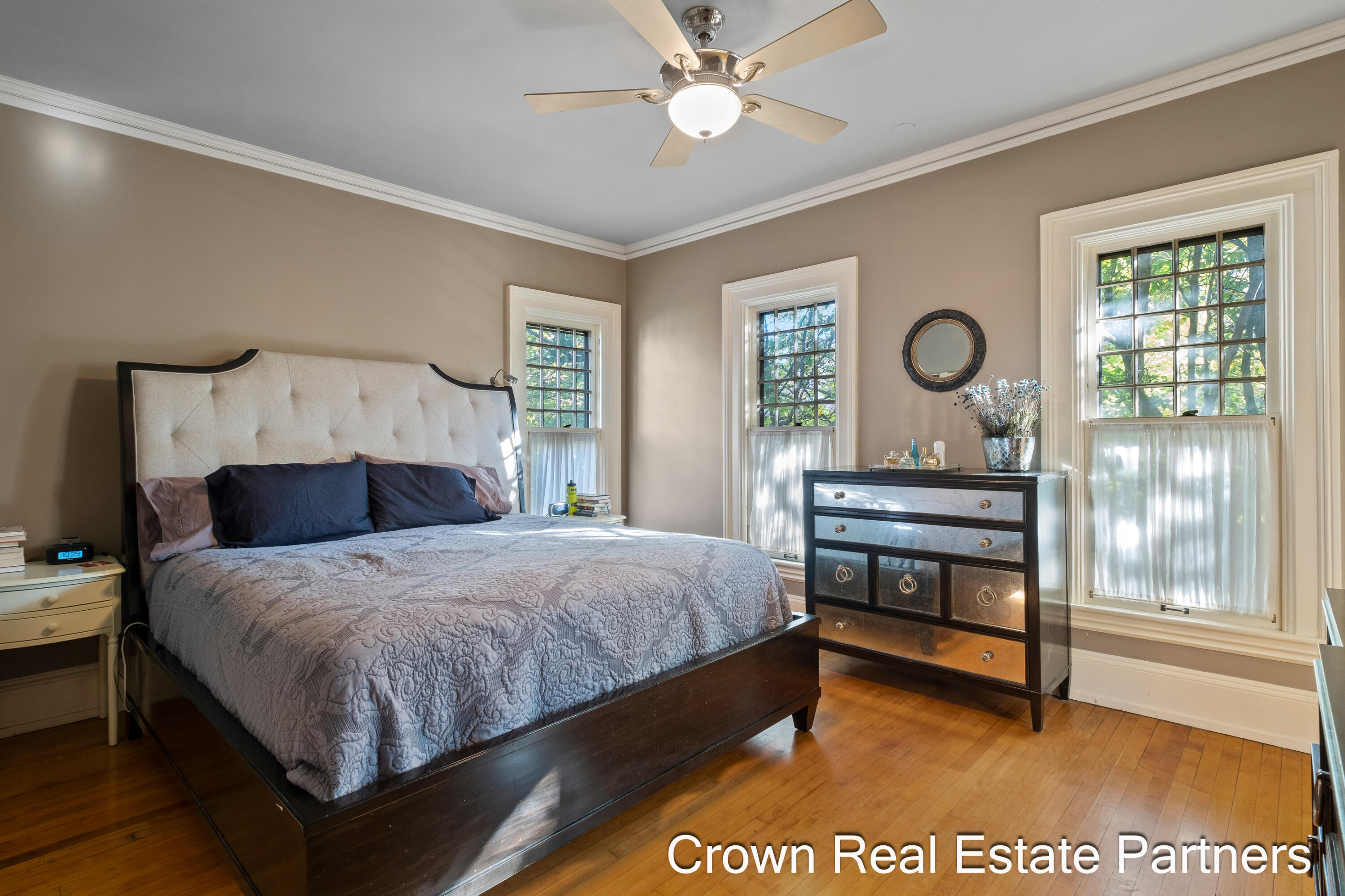 217 Madison Avenue SE