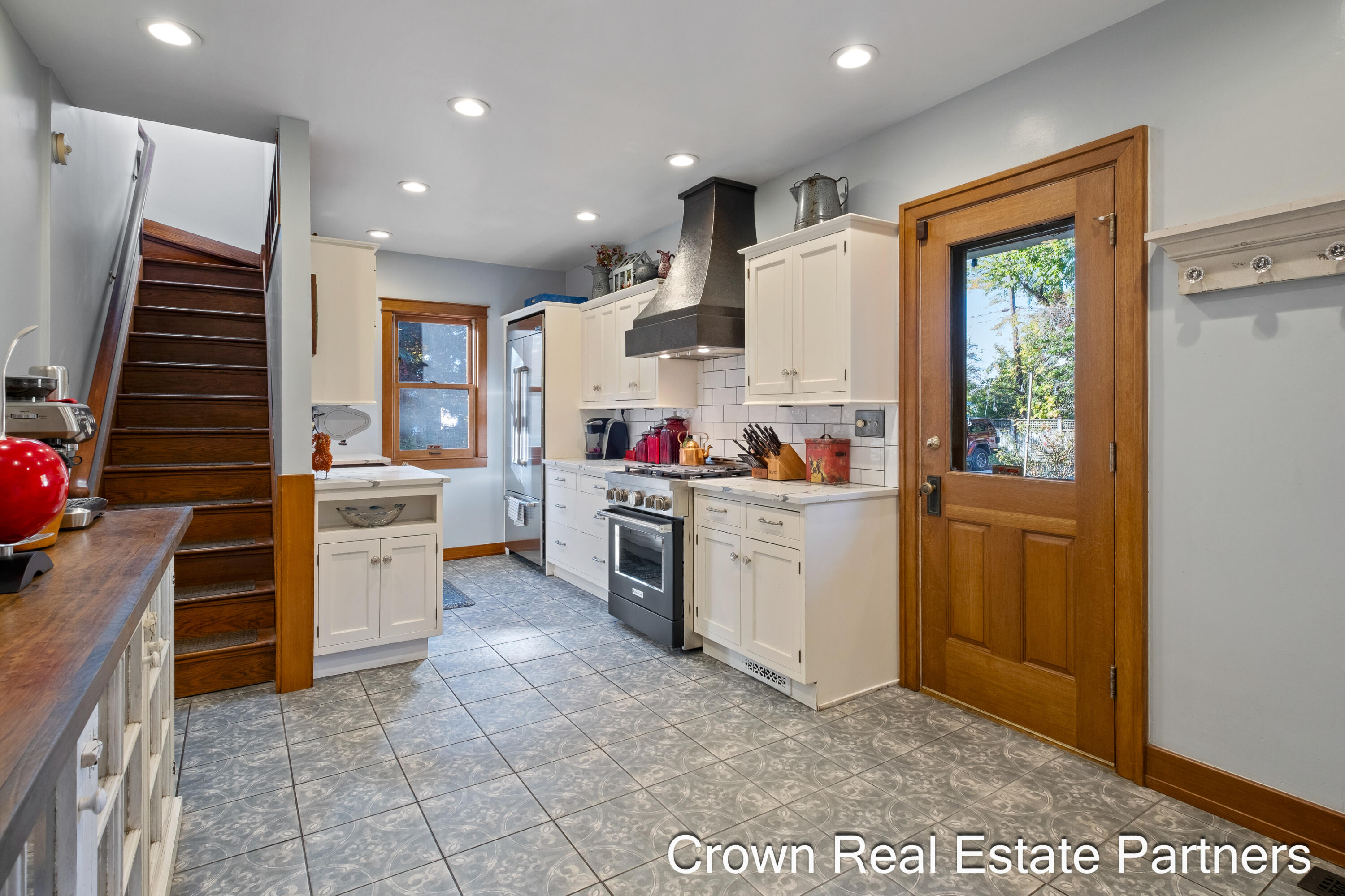 217 Madison Avenue SE