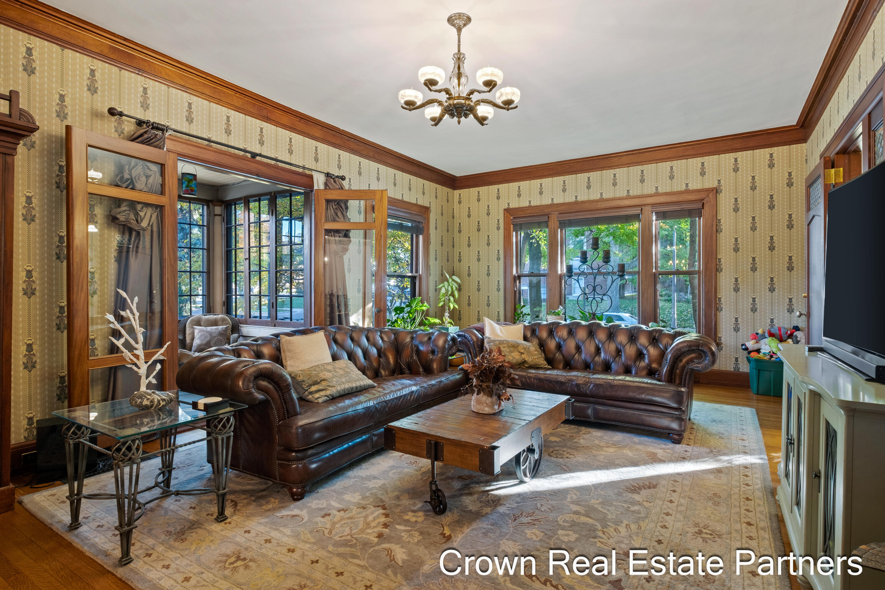 217 Madison Avenue SE