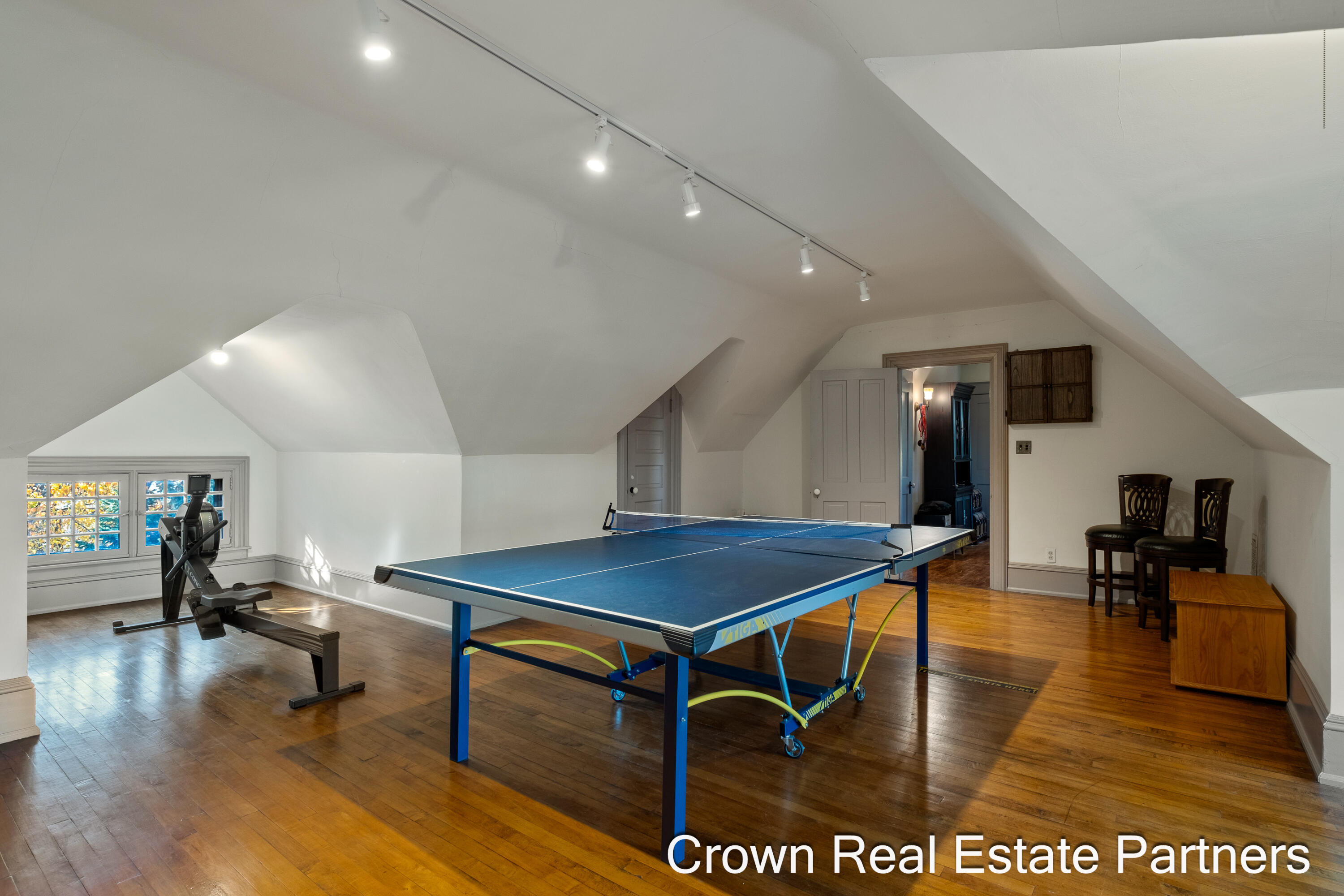 217 Madison Avenue SE