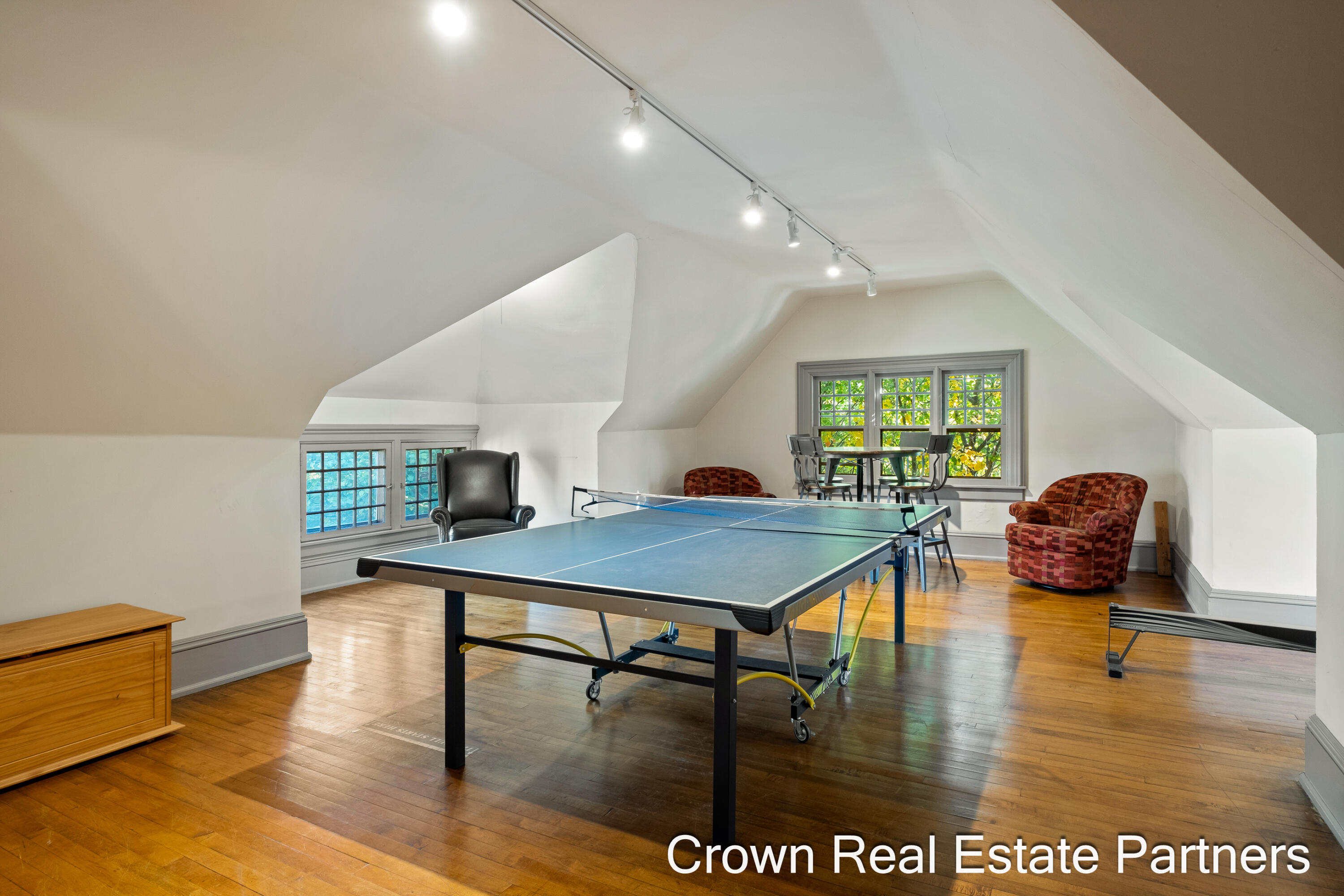 217 Madison Avenue SE