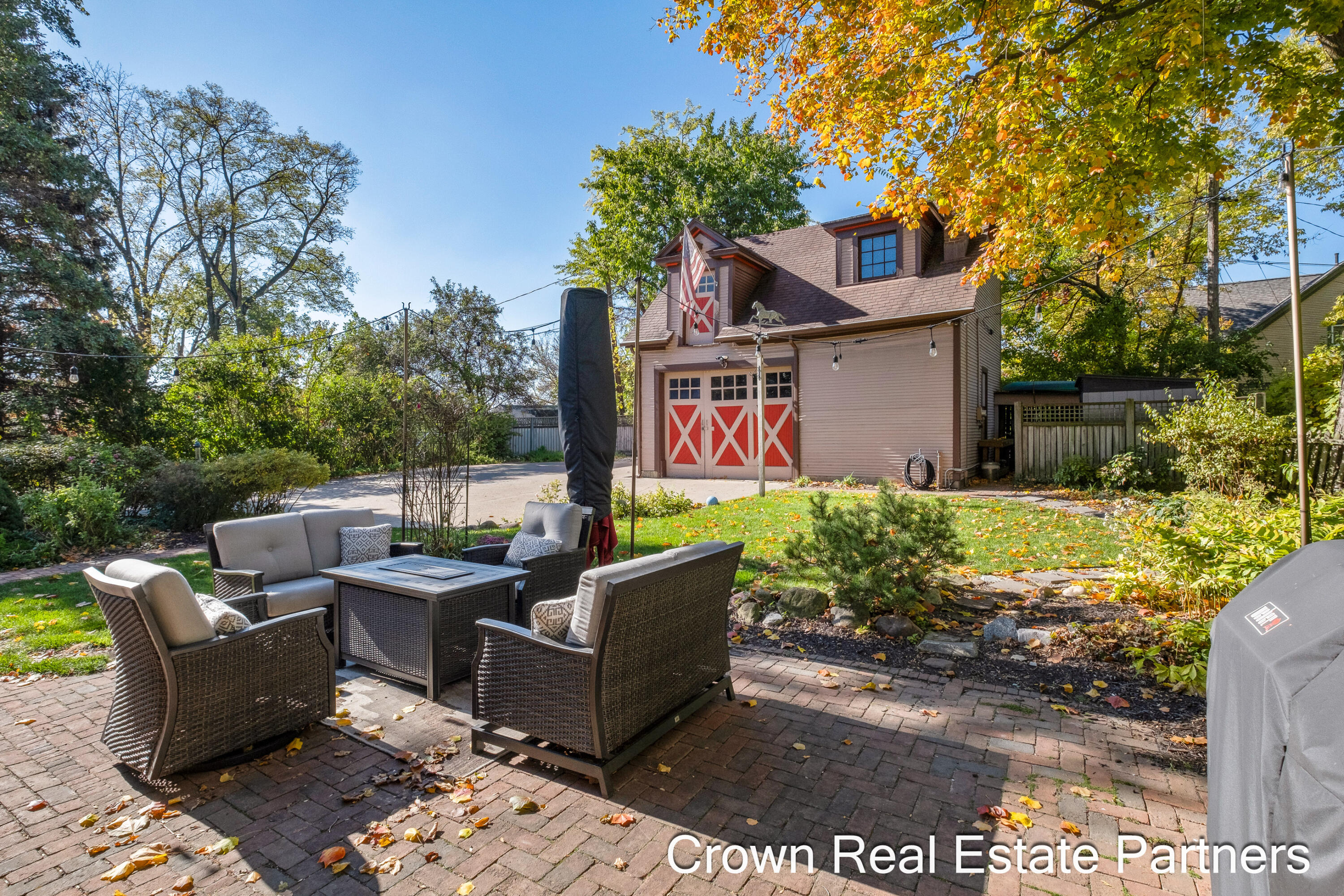 217 Madison Avenue SE