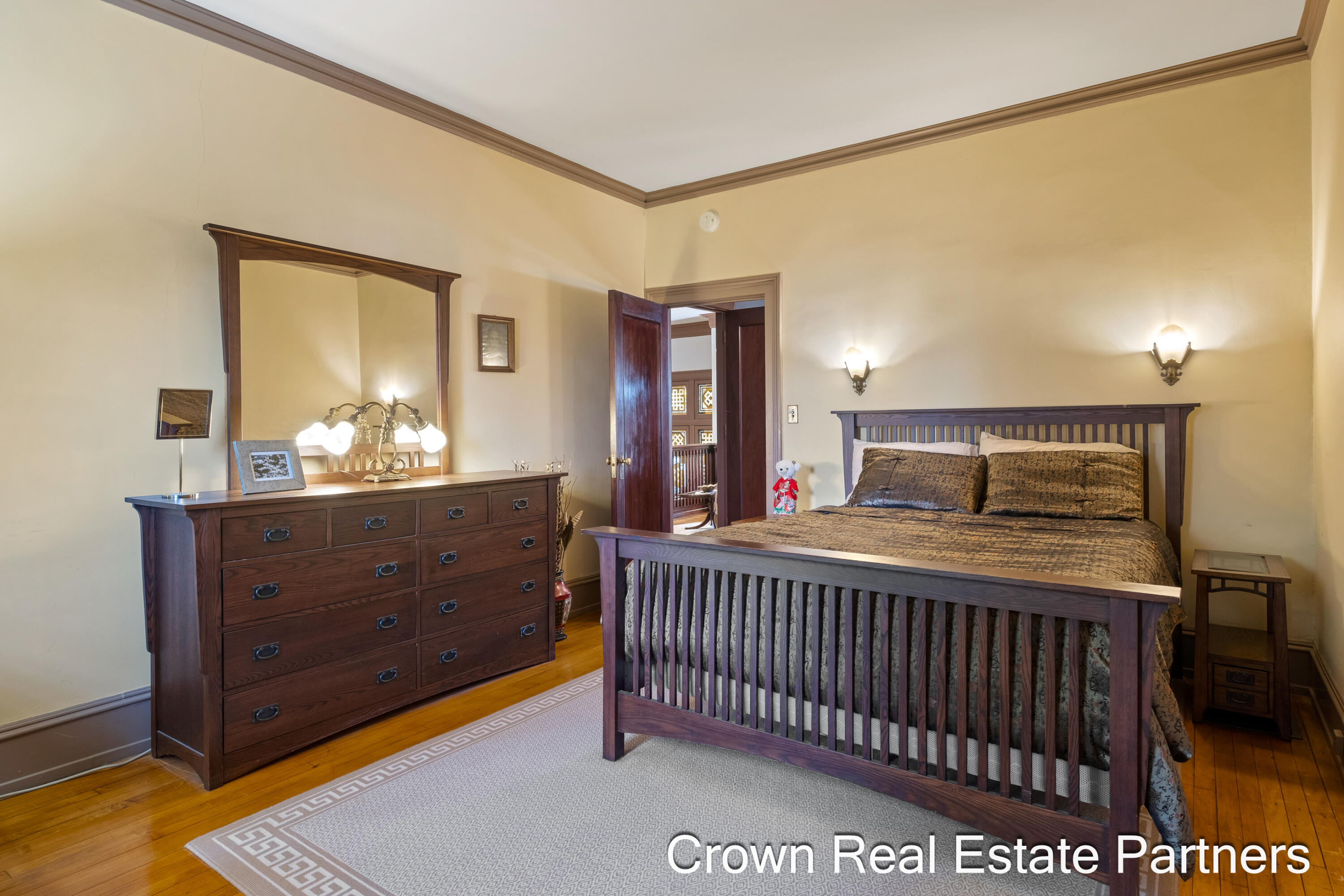 217 Madison Avenue SE