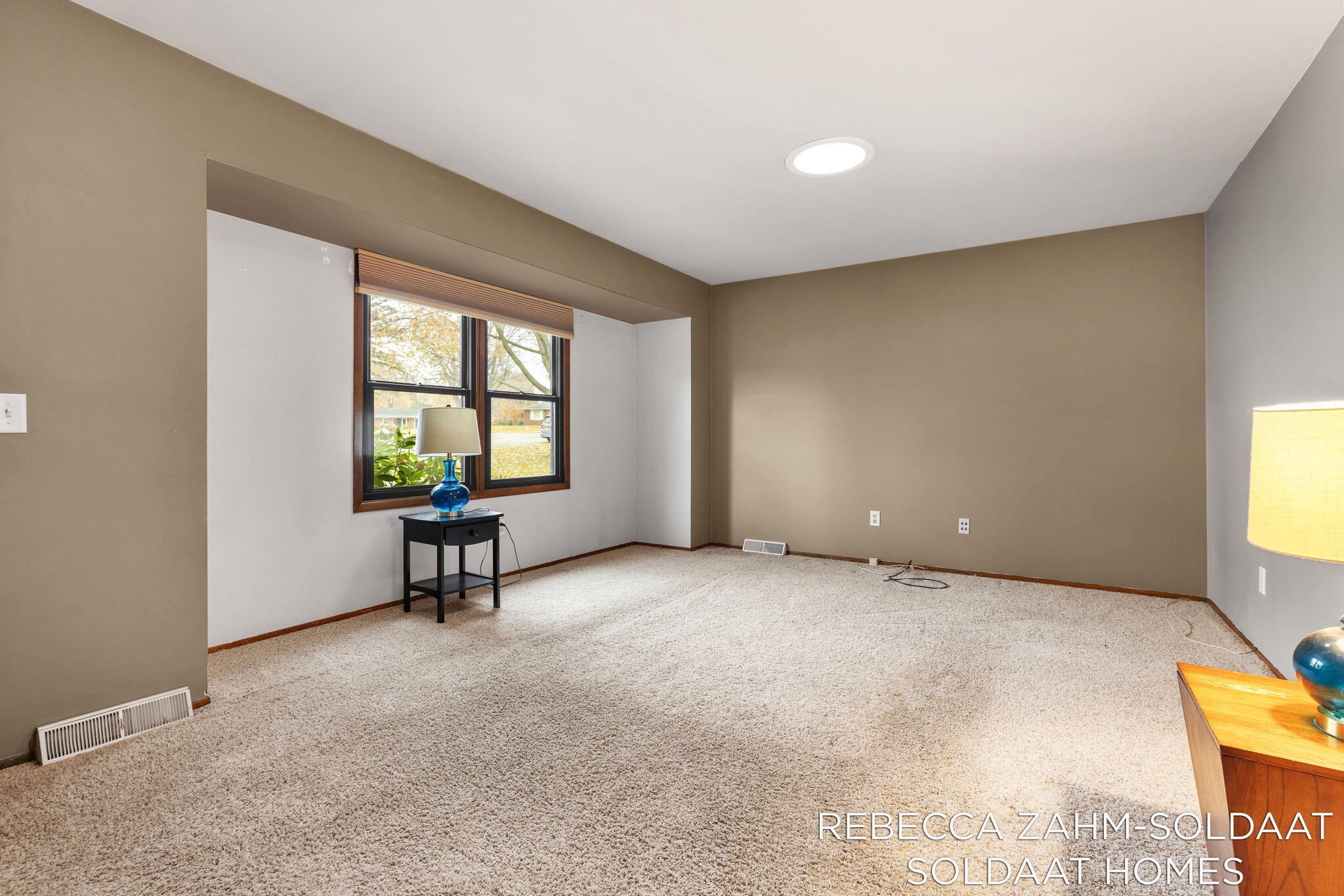 2370 Kent Boulevard NE