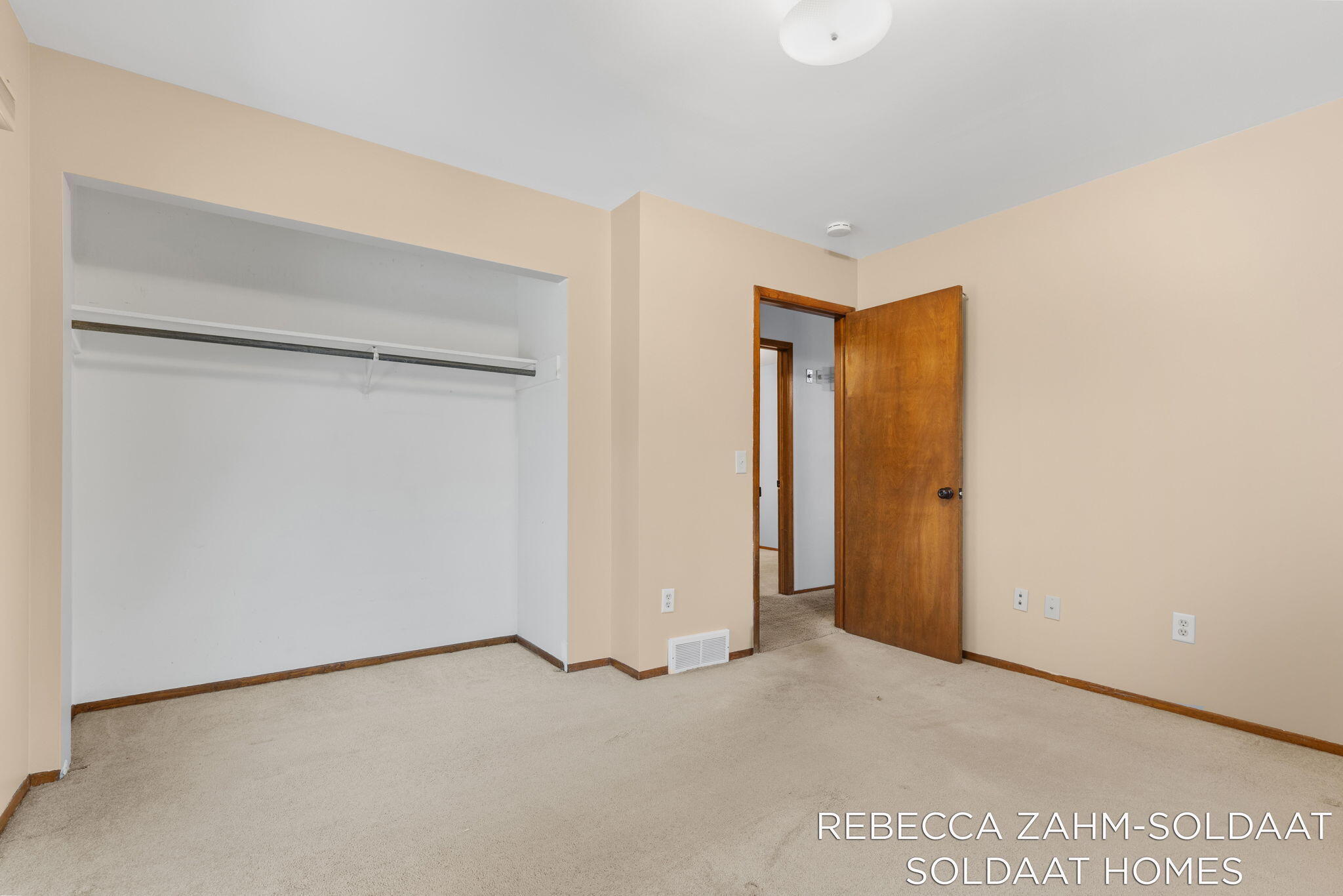 2370 Kent Boulevard NE