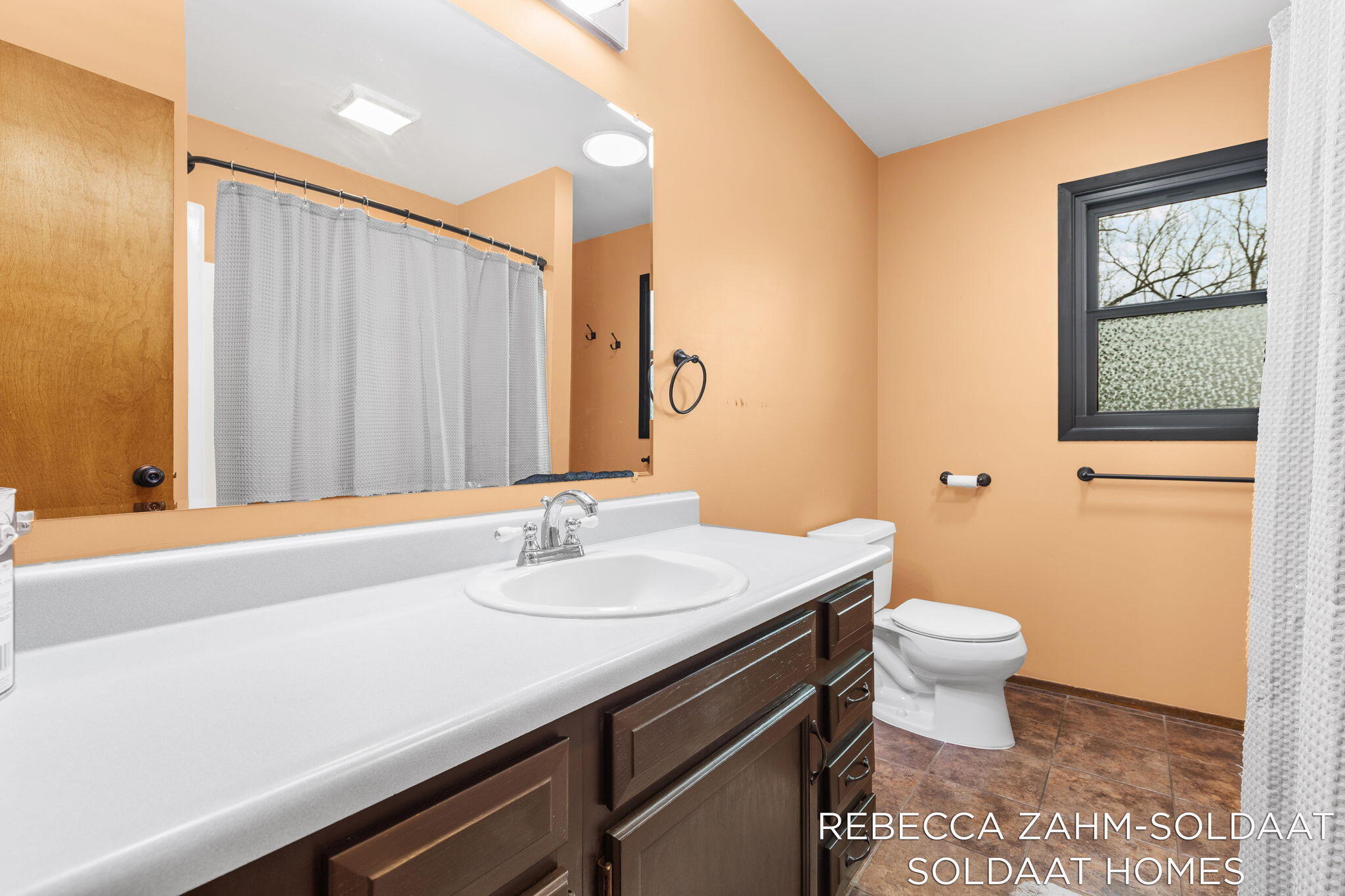 2370 Kent Boulevard NE