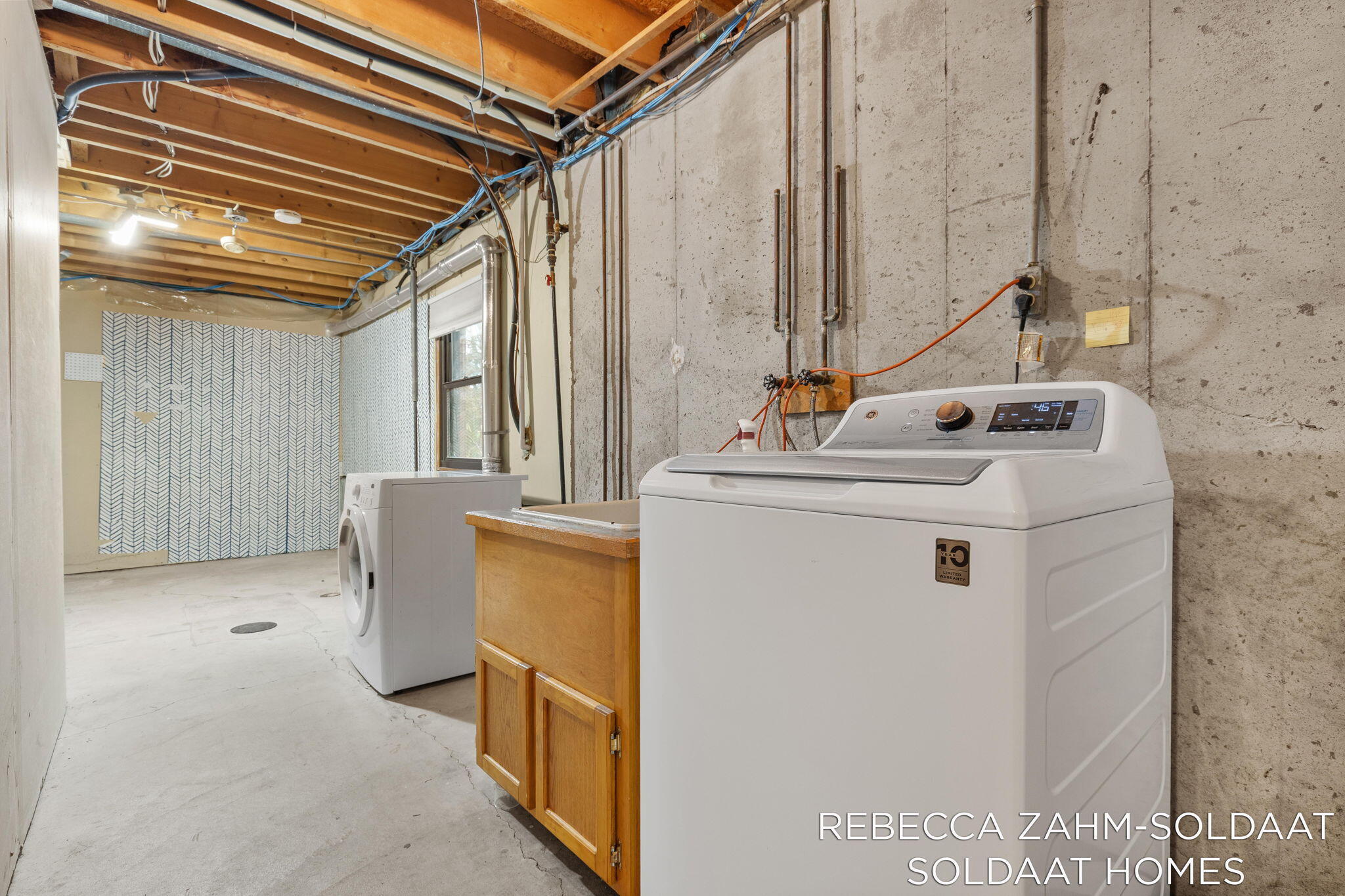 2370 Kent Boulevard NE