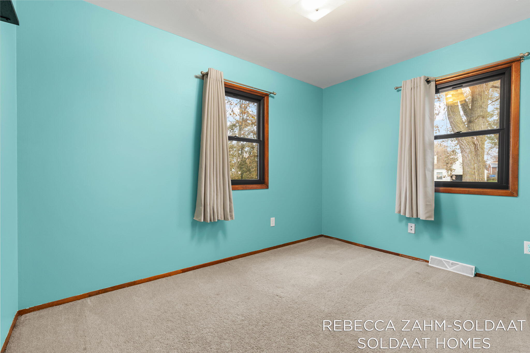 2370 Kent Boulevard NE