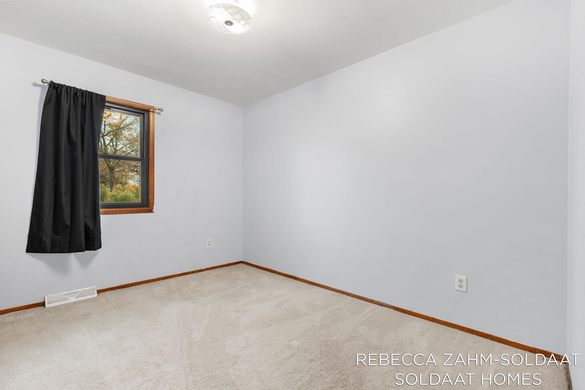 2370 Kent Boulevard NE