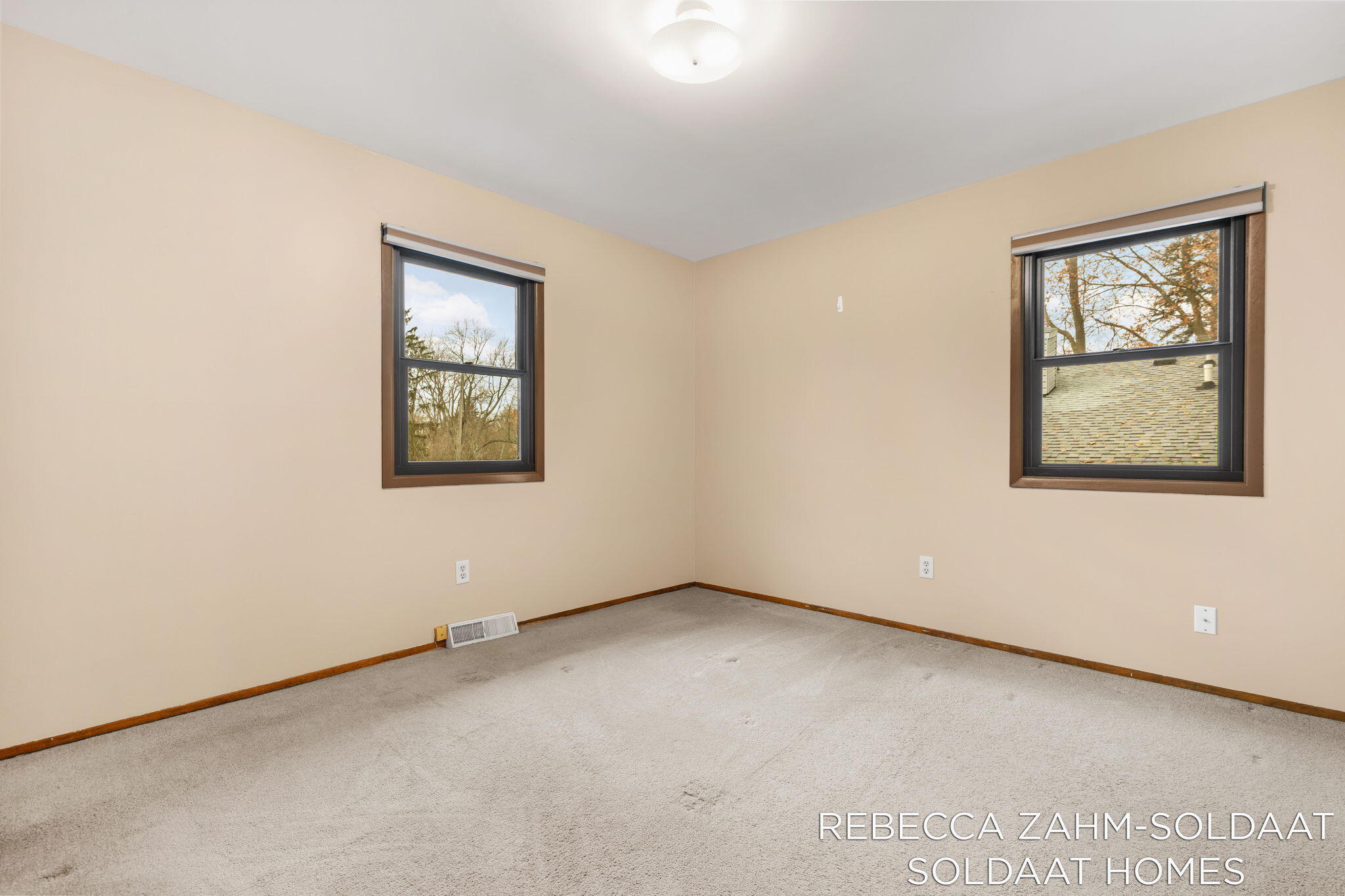 2370 Kent Boulevard NE