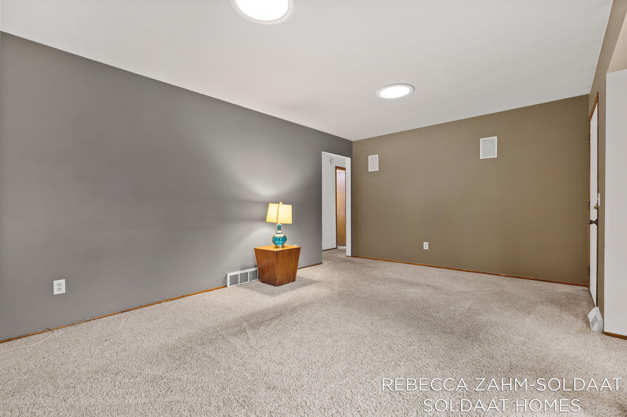 2370 Kent Boulevard NE