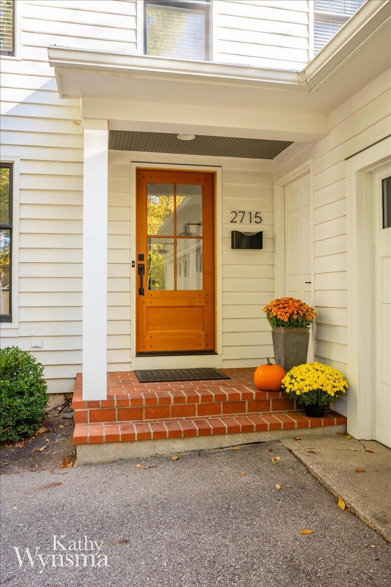 2715 Elmwood Drive SE