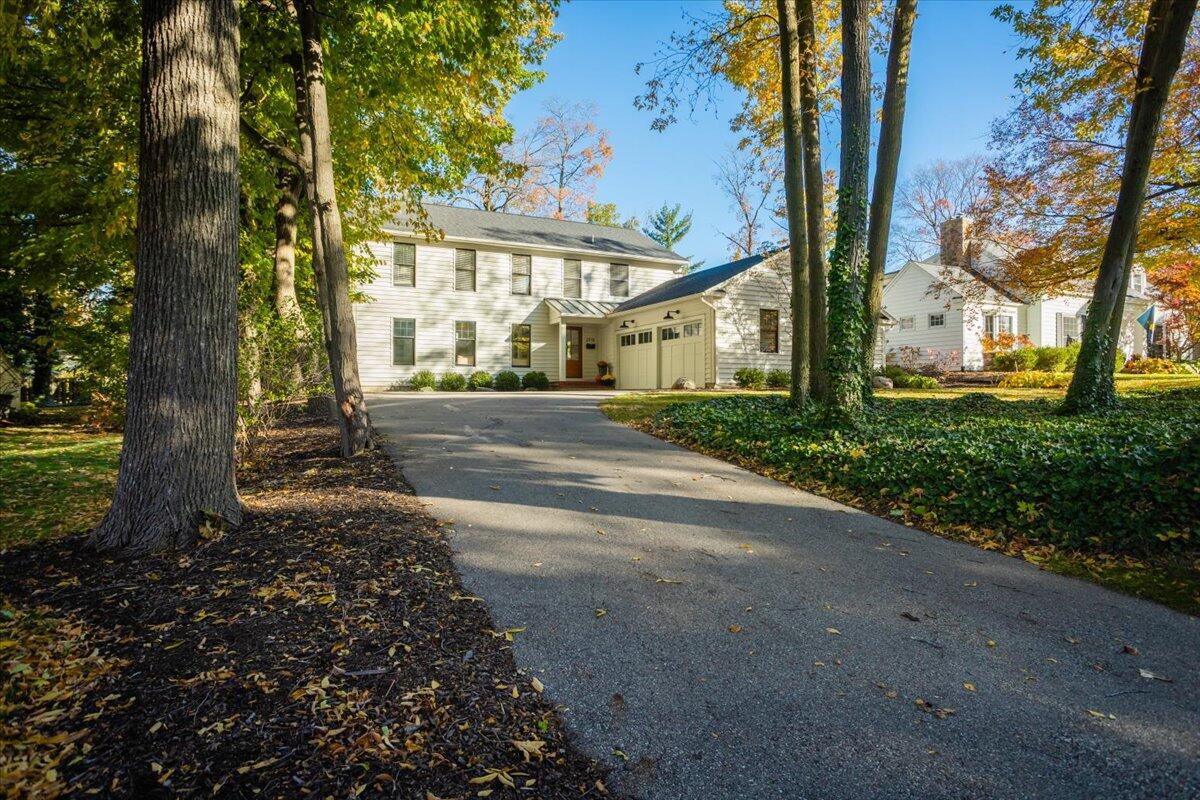 2715 Elmwood Drive SE