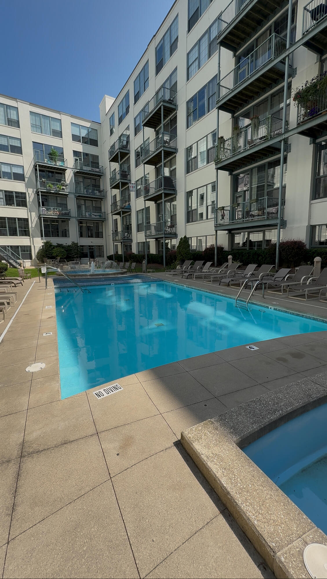 940 Monroe Avenue NW 416