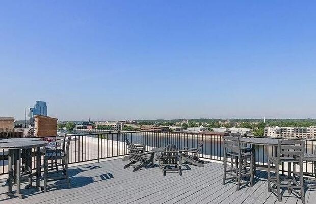 940 Monroe Avenue NW 416