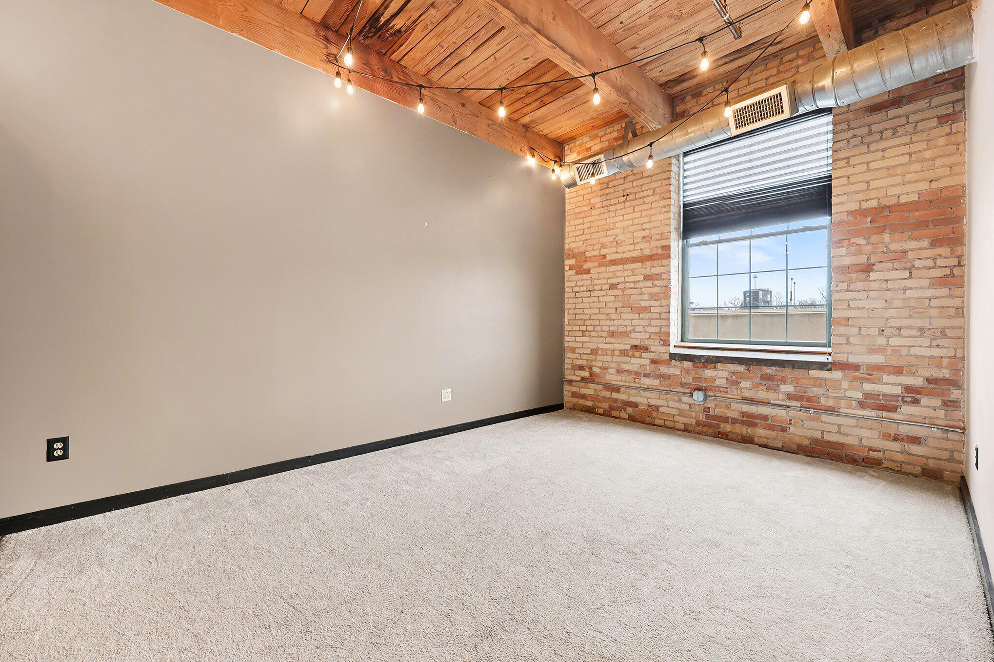 940 Monroe Avenue NW 416