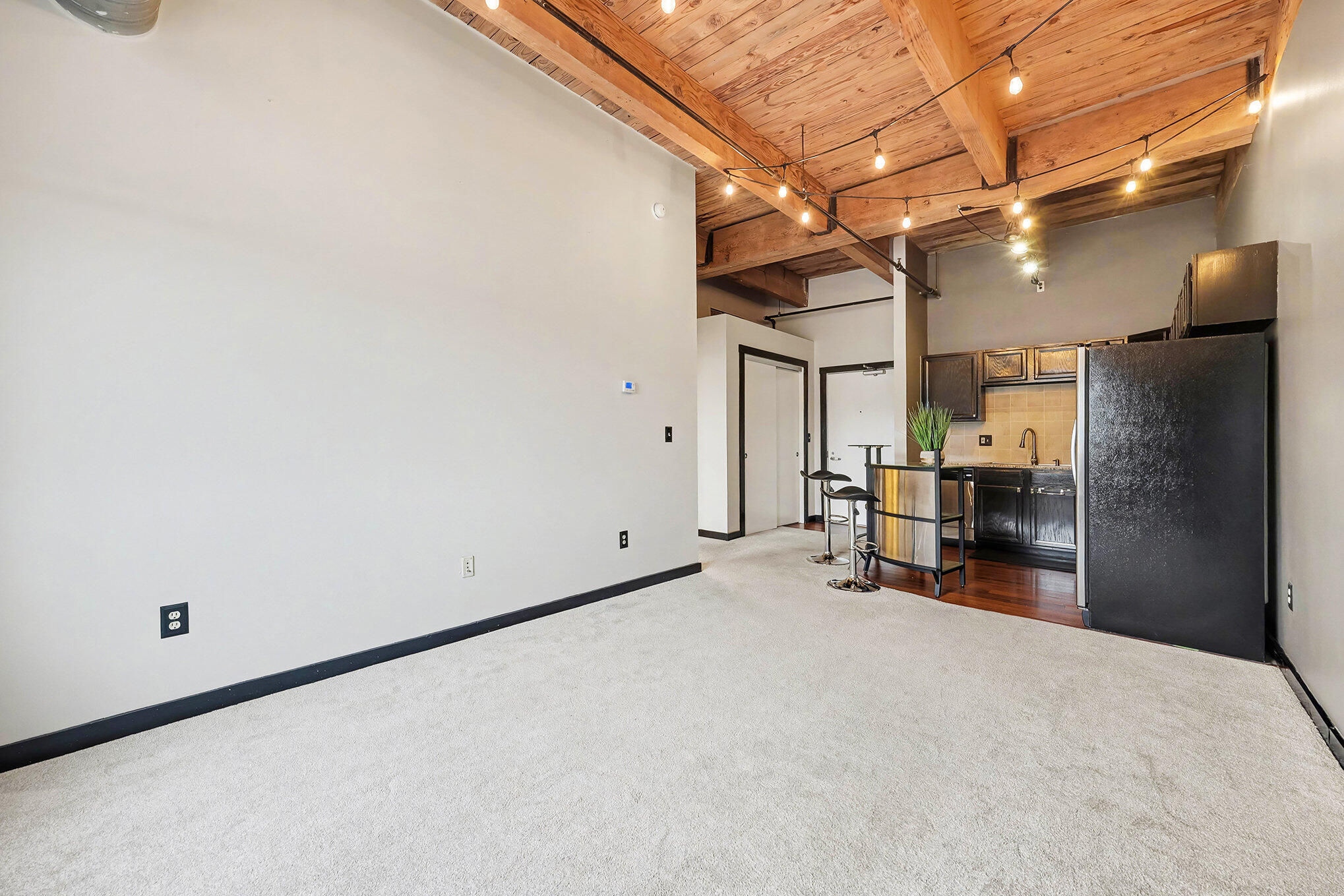940 Monroe Avenue NW 416