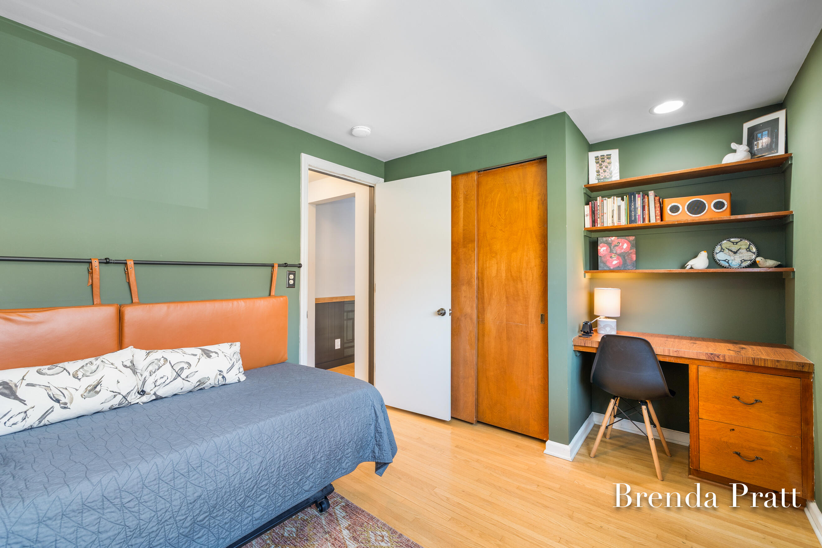 2320 Elmwood Drive SE