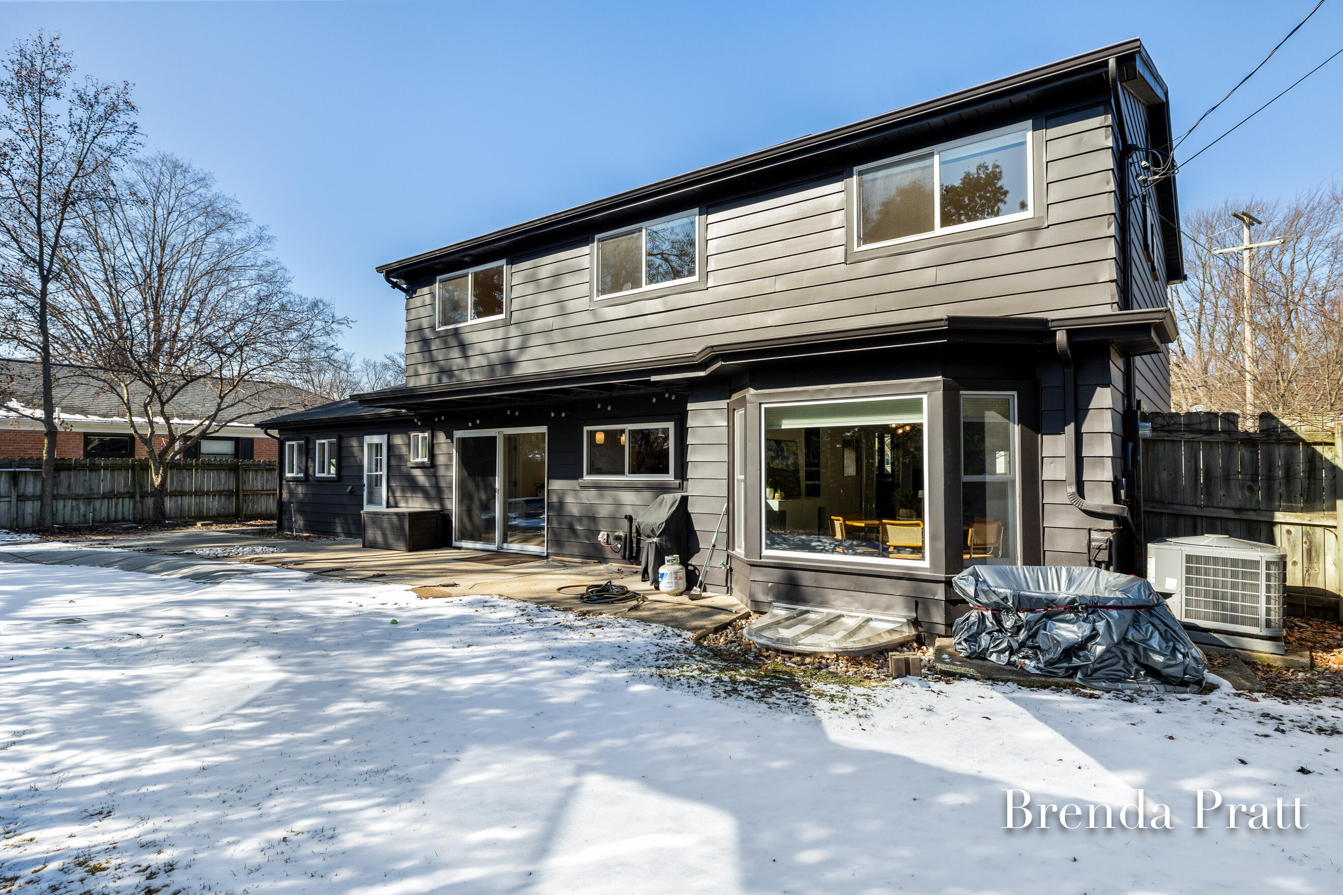 2320 Elmwood Drive SE