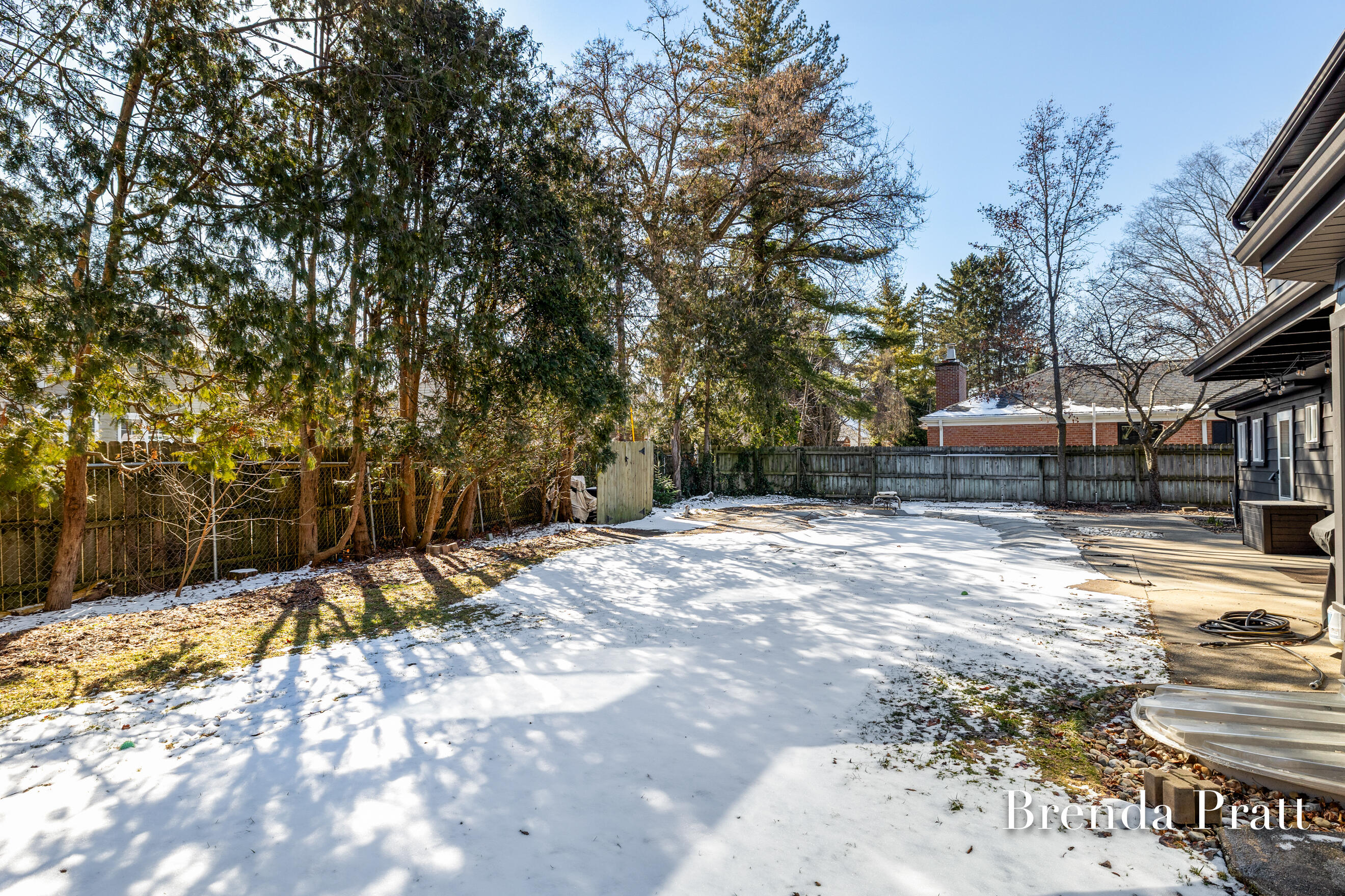 2320 Elmwood Drive SE