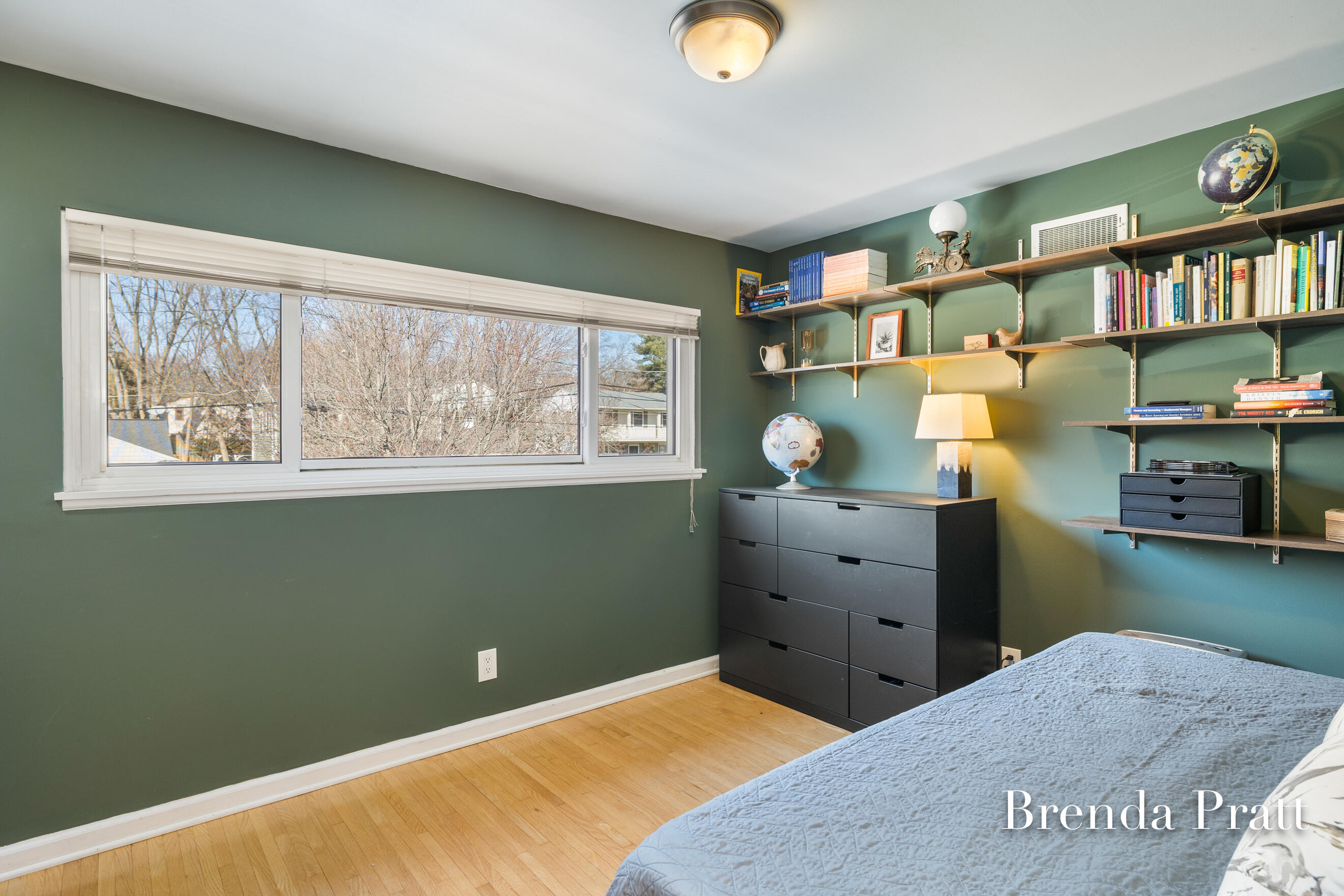 2320 Elmwood Drive SE