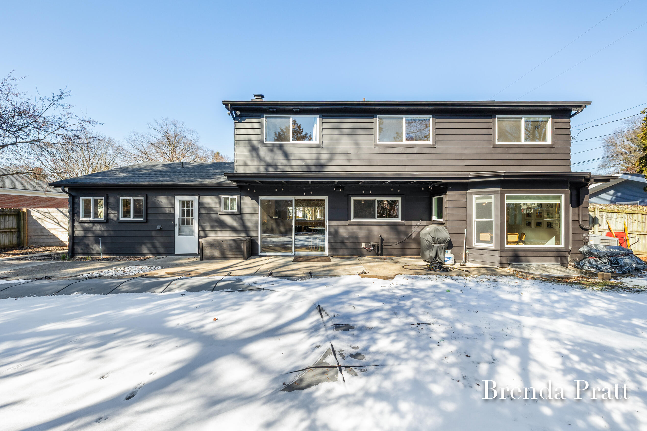 2320 Elmwood Drive SE