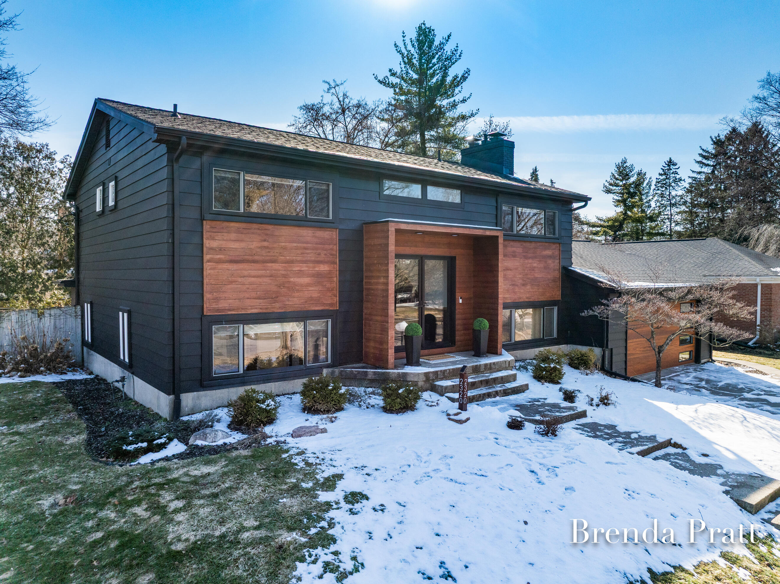 2320 Elmwood Drive SE