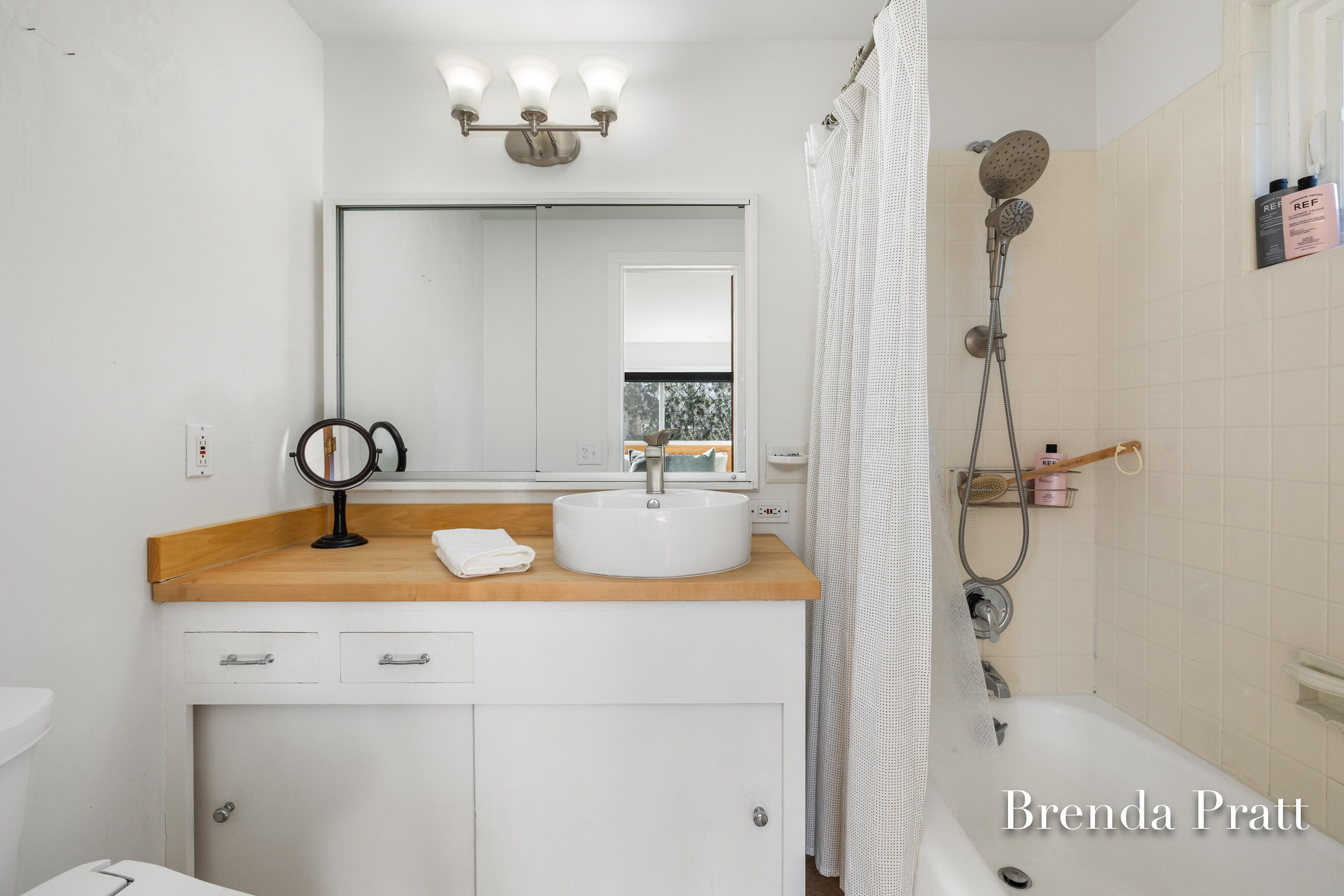 2320 Elmwood Drive SE