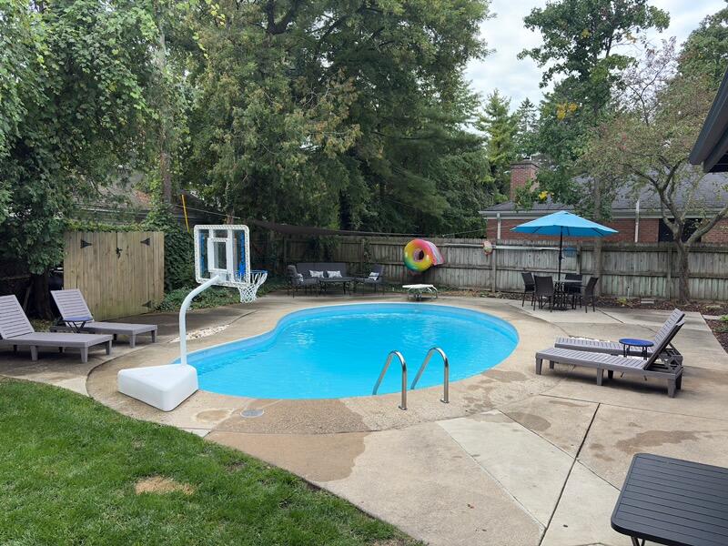 2320 Elmwood Drive SE