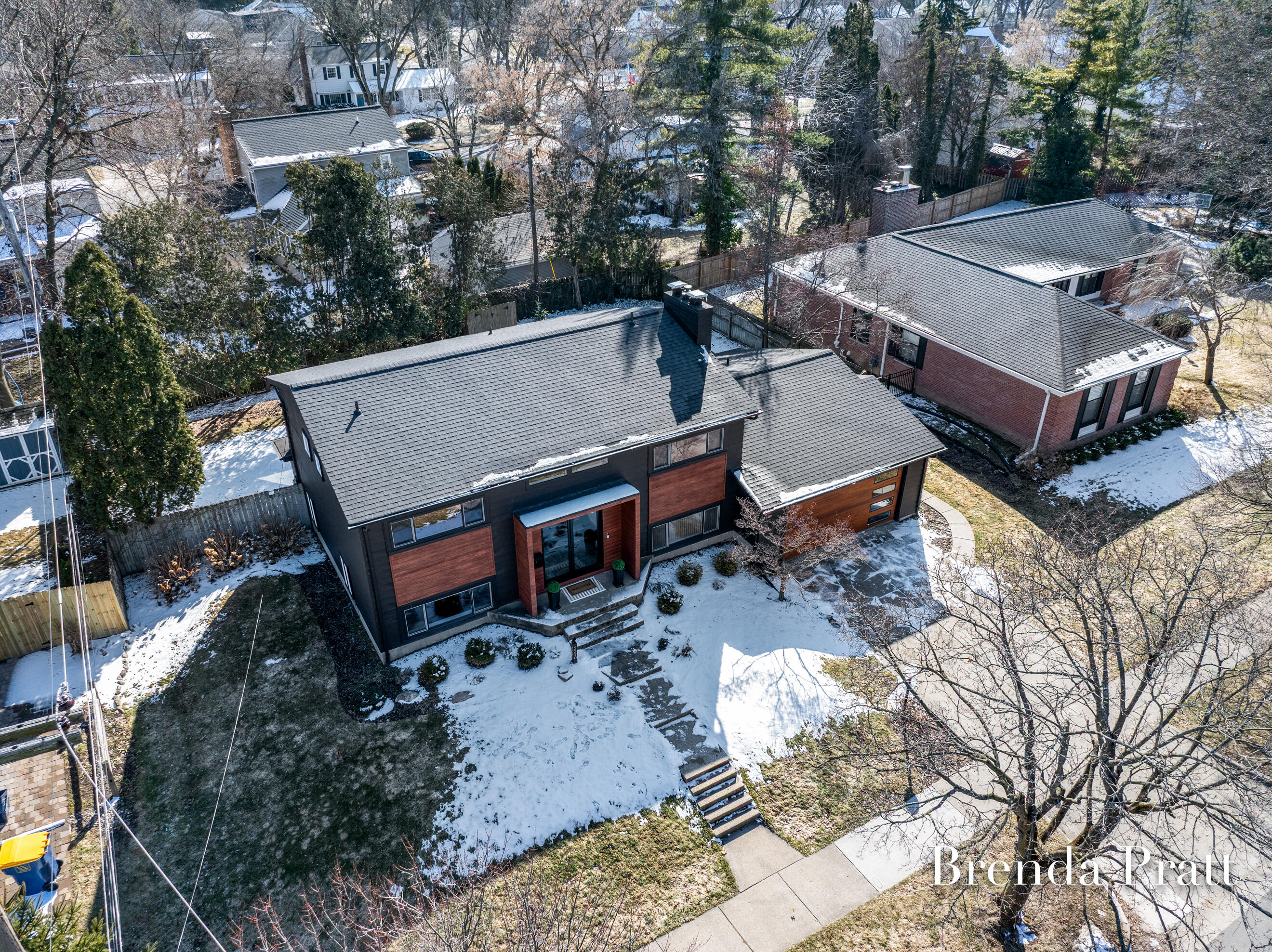 2320 Elmwood Drive SE