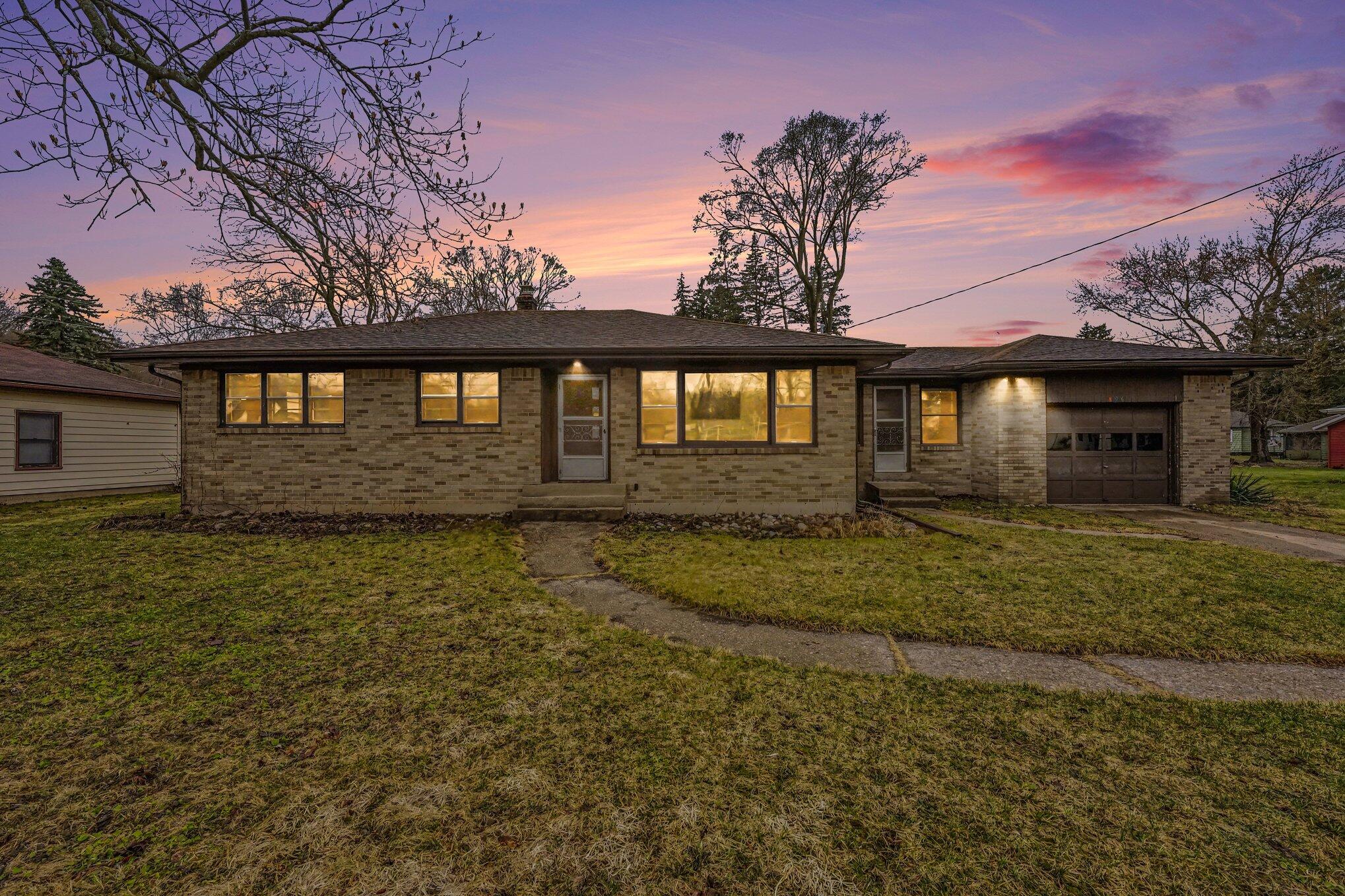896 Bailey Park Drive NE